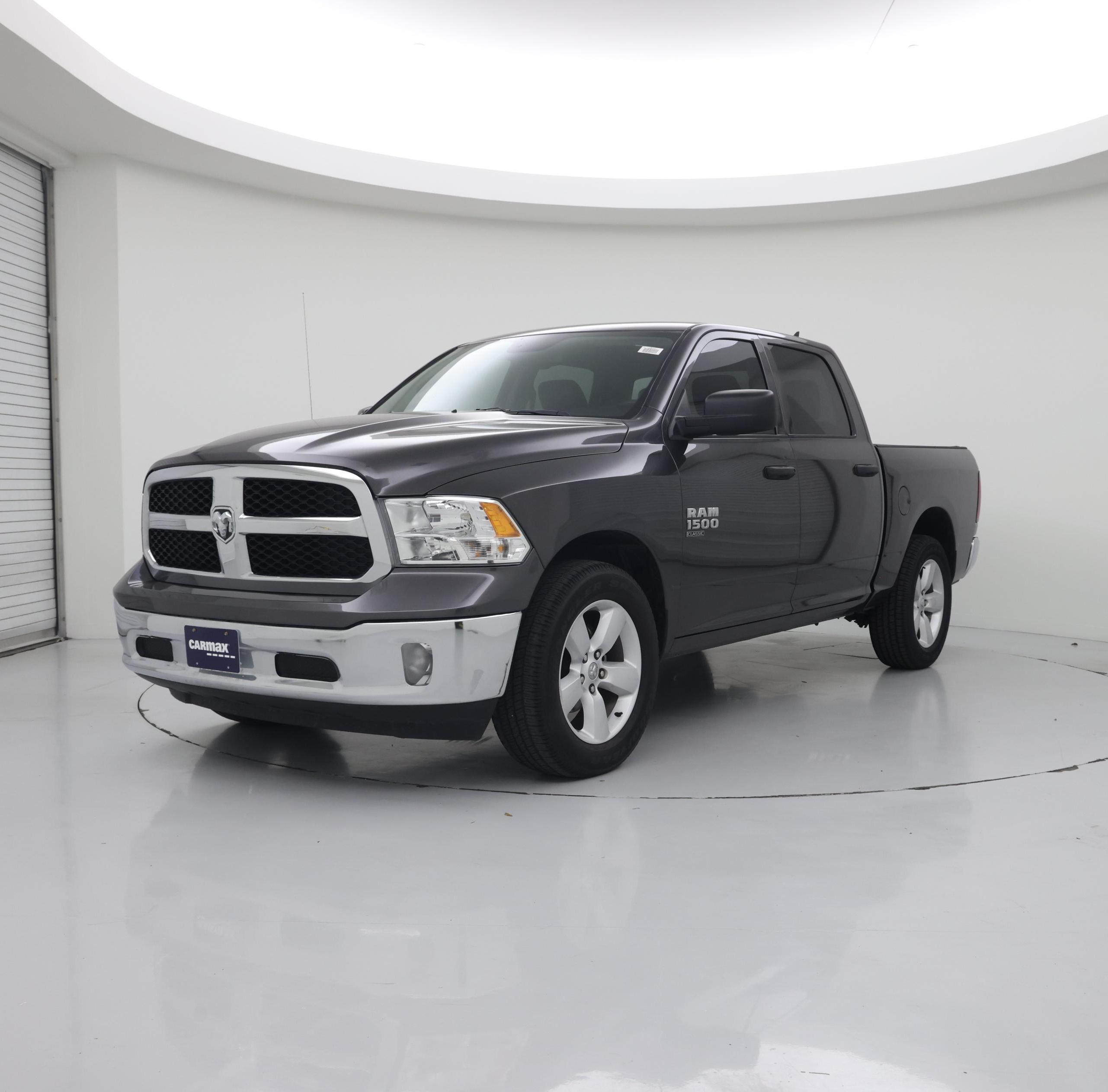 Thumbnail: 2024 RAM 1500 Classic - 4
