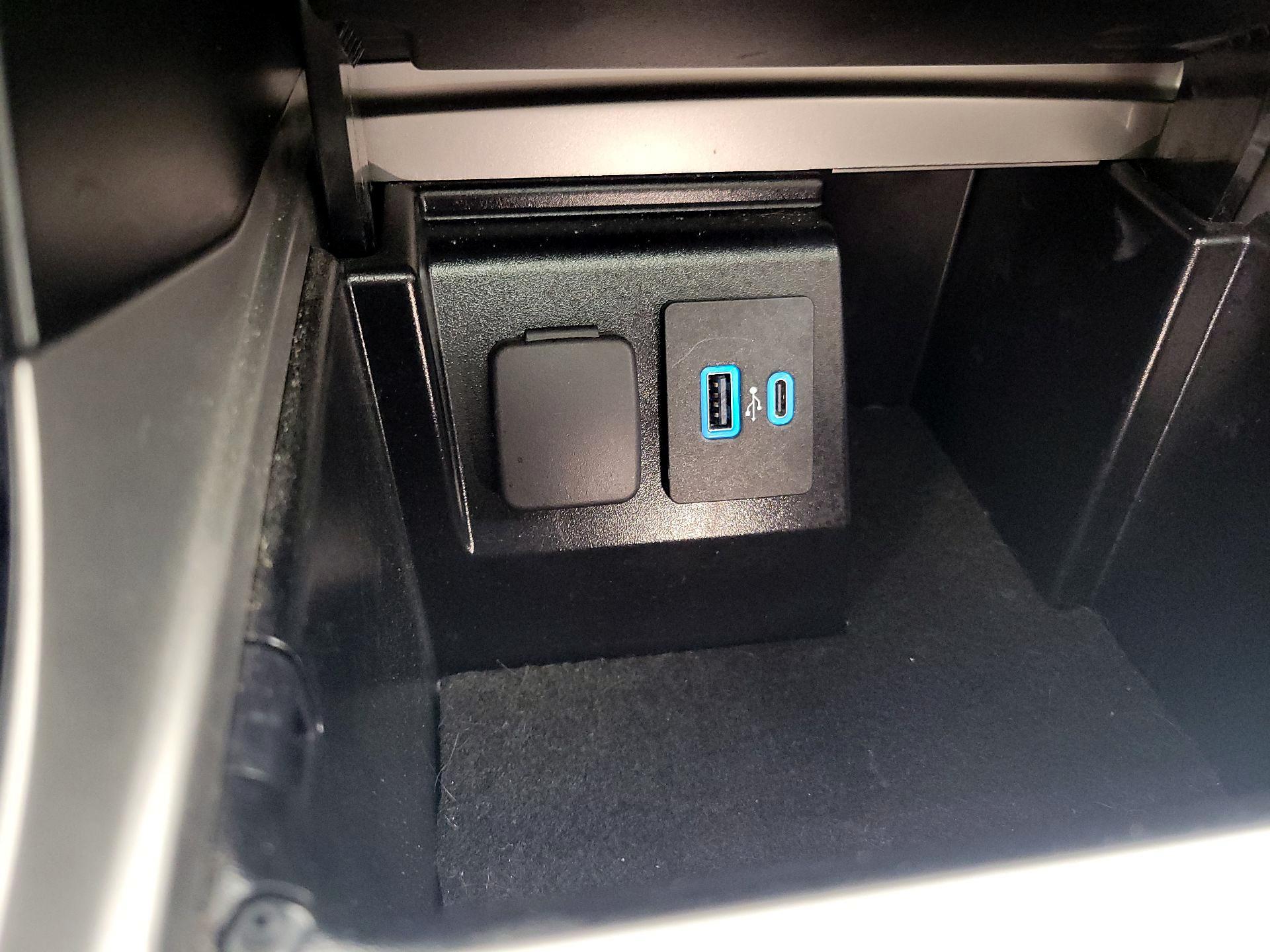 Thumbnail: 2022 Ford Explorer - 19