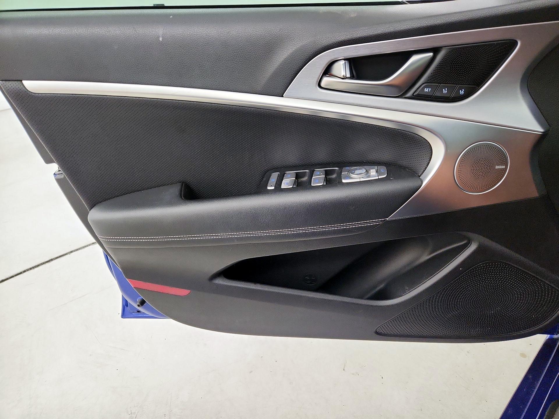 Thumbnail: 2021 Genesis G70 - 12