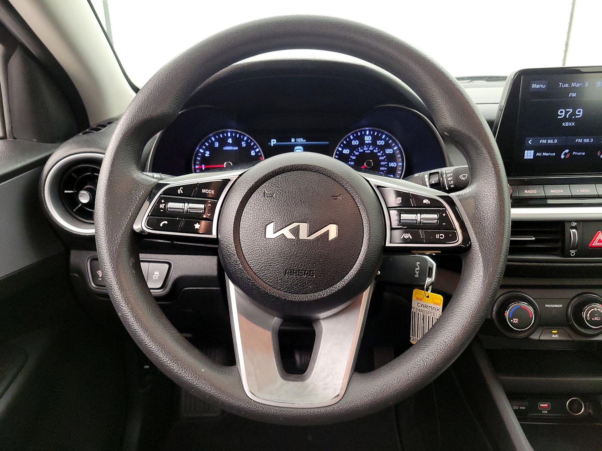 Thumbnail: 2023 Kia Forte - 10