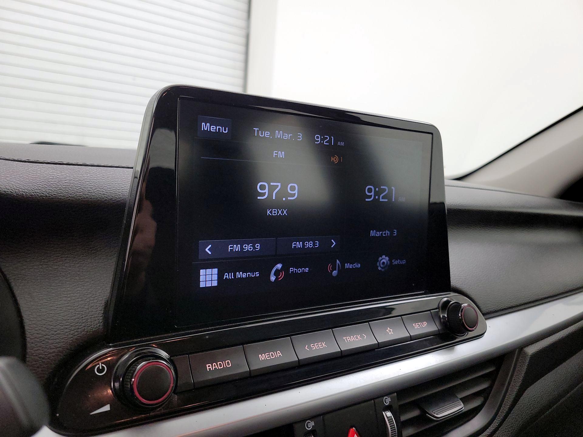 Thumbnail: 2023 Kia Forte - 15