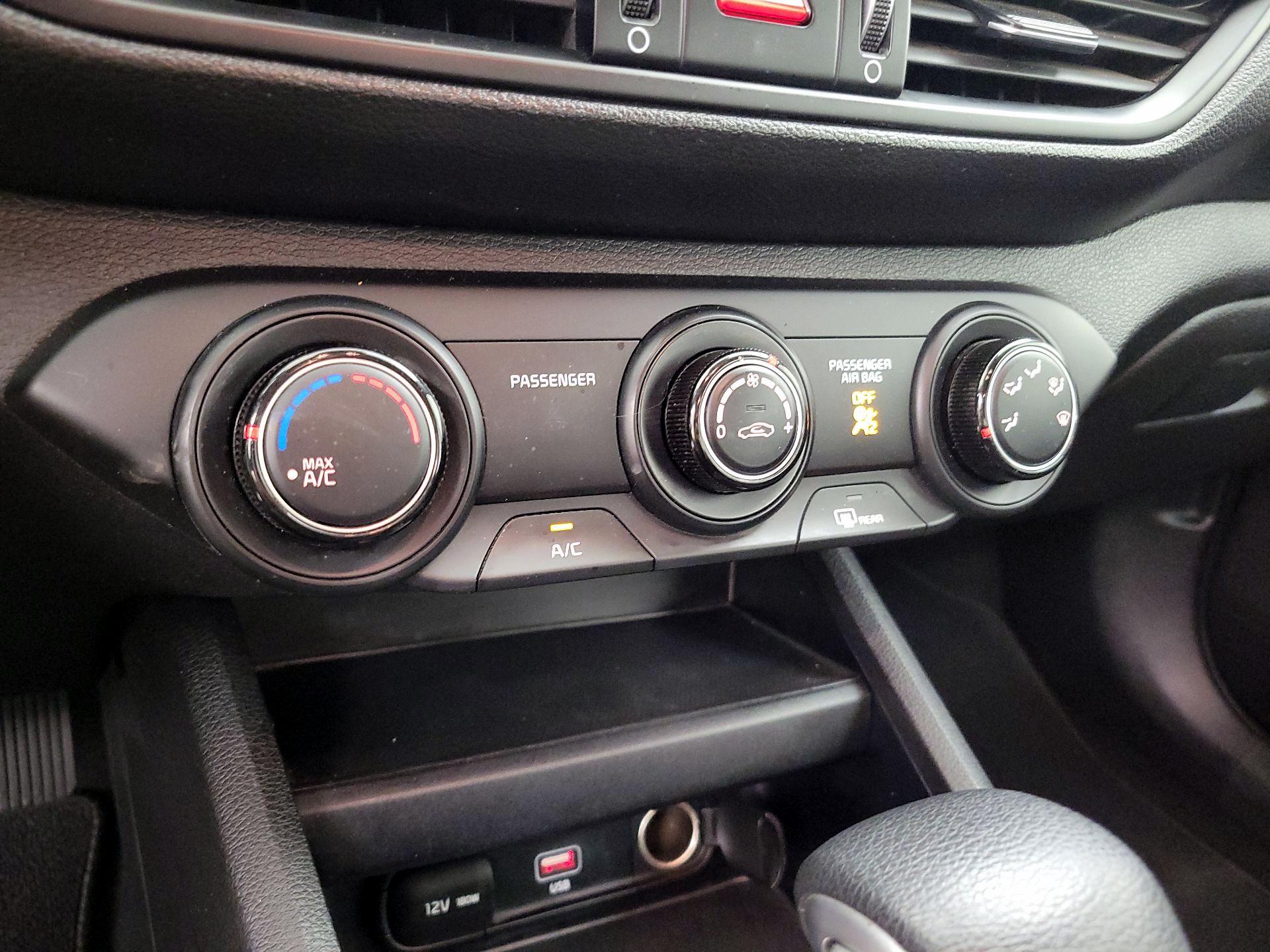 Thumbnail: 2023 Kia Forte - 16