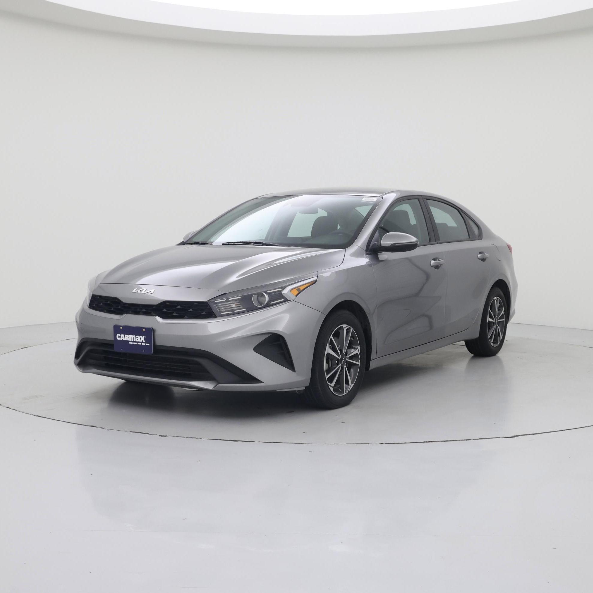 Thumbnail: 2023 Kia Forte - 4