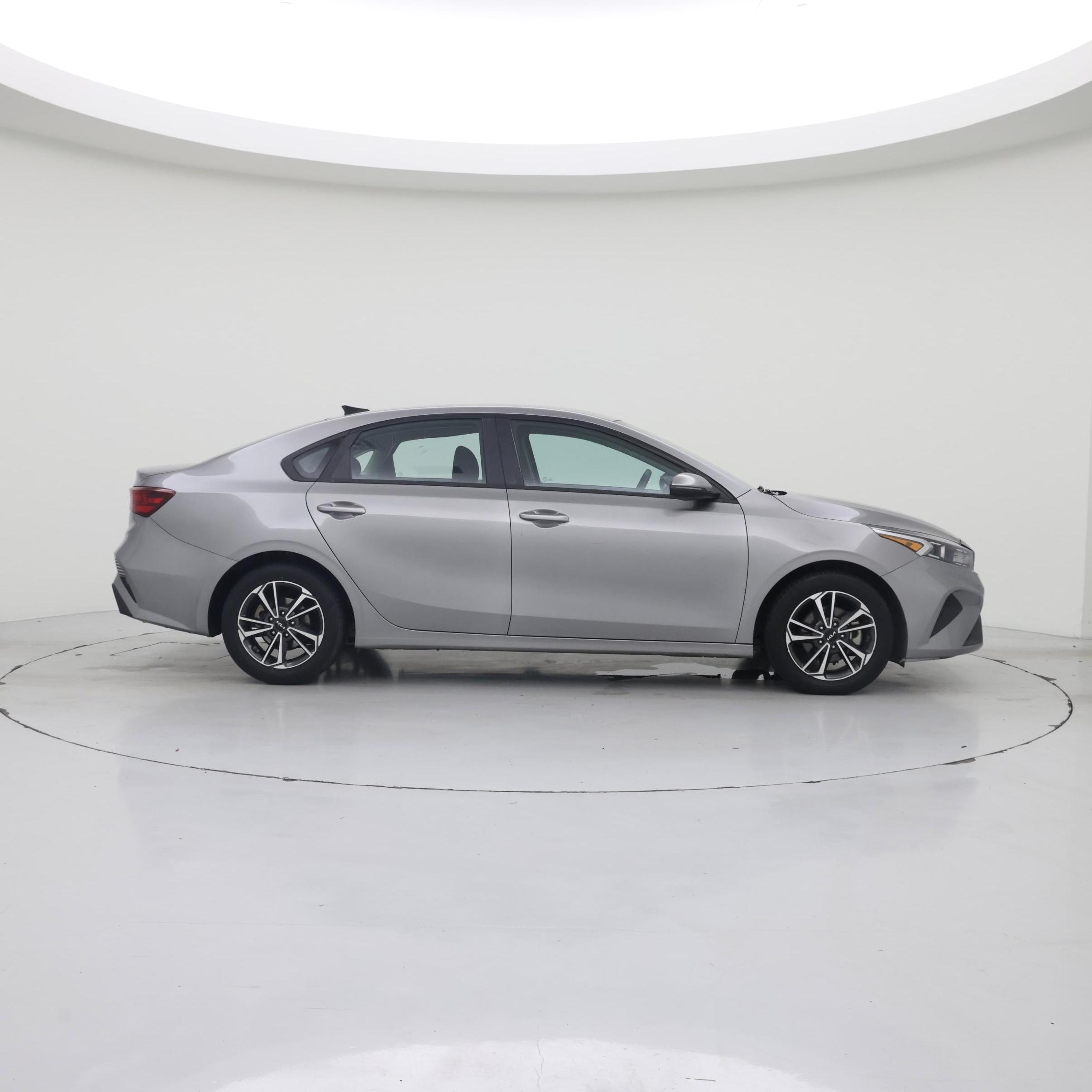 Thumbnail: 2023 Kia Forte - 7