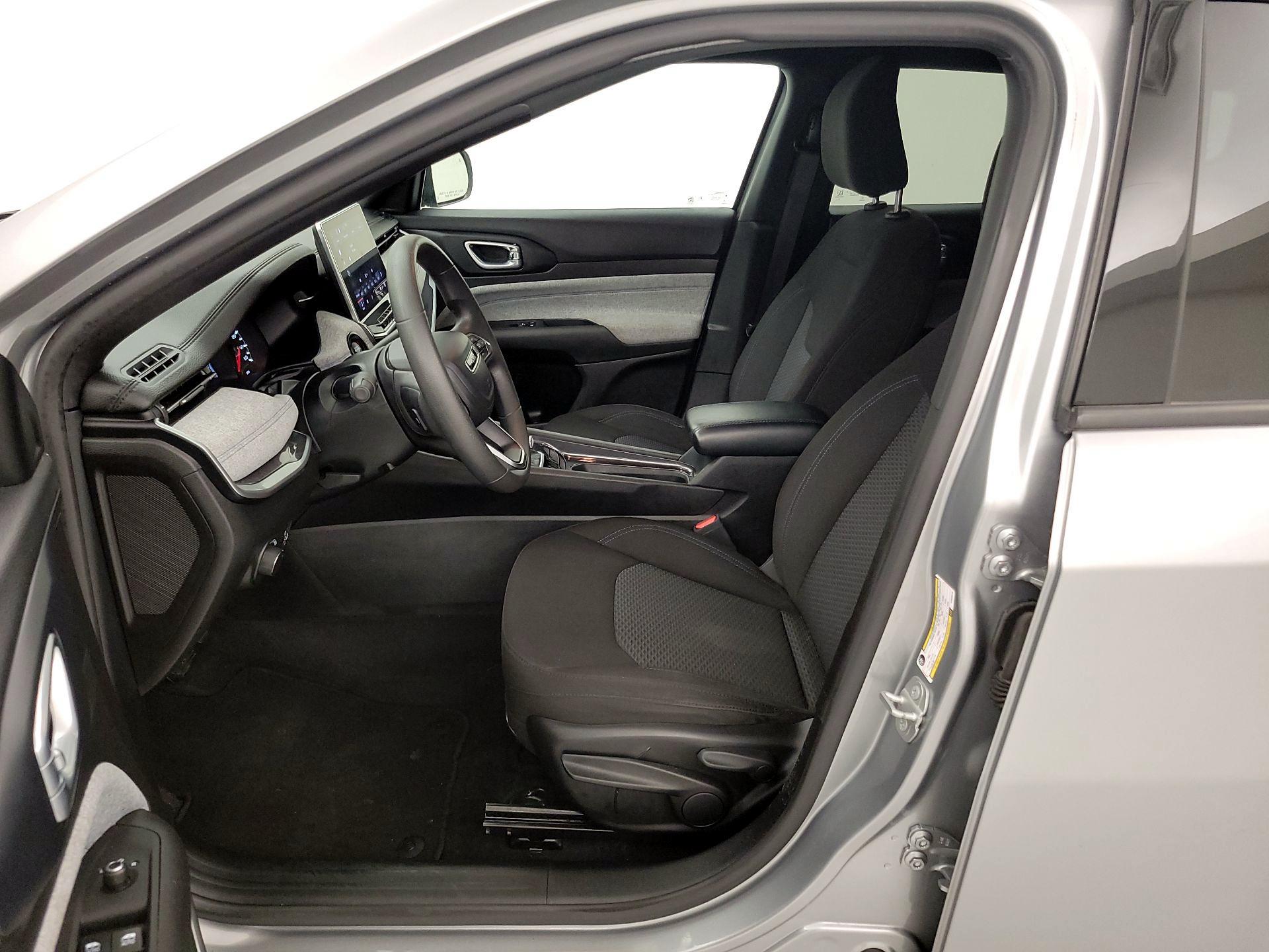 Thumbnail: 2023 Jeep Compass - 11