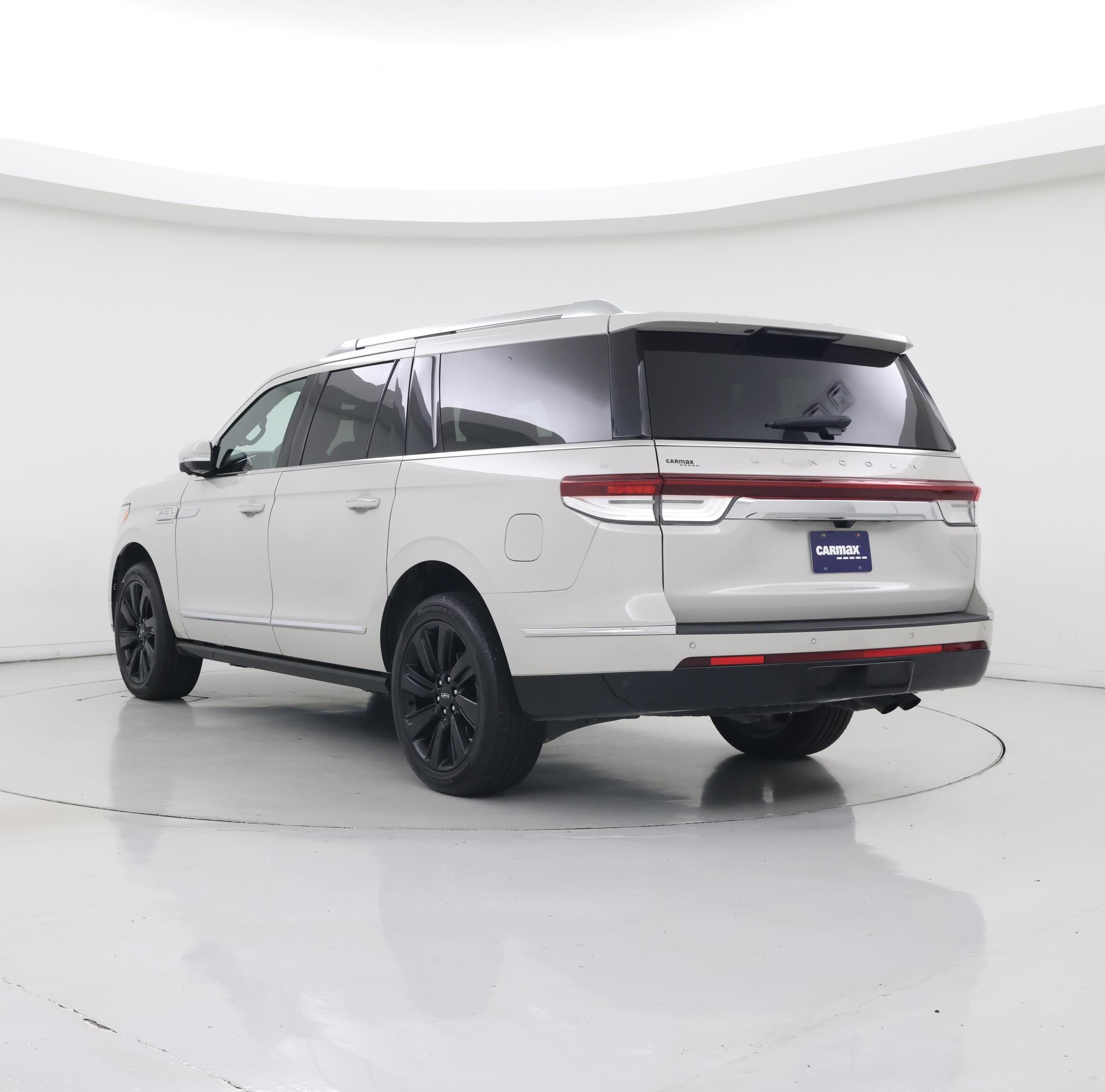 Thumbnail: 2022 Lincoln Navigator L - 2