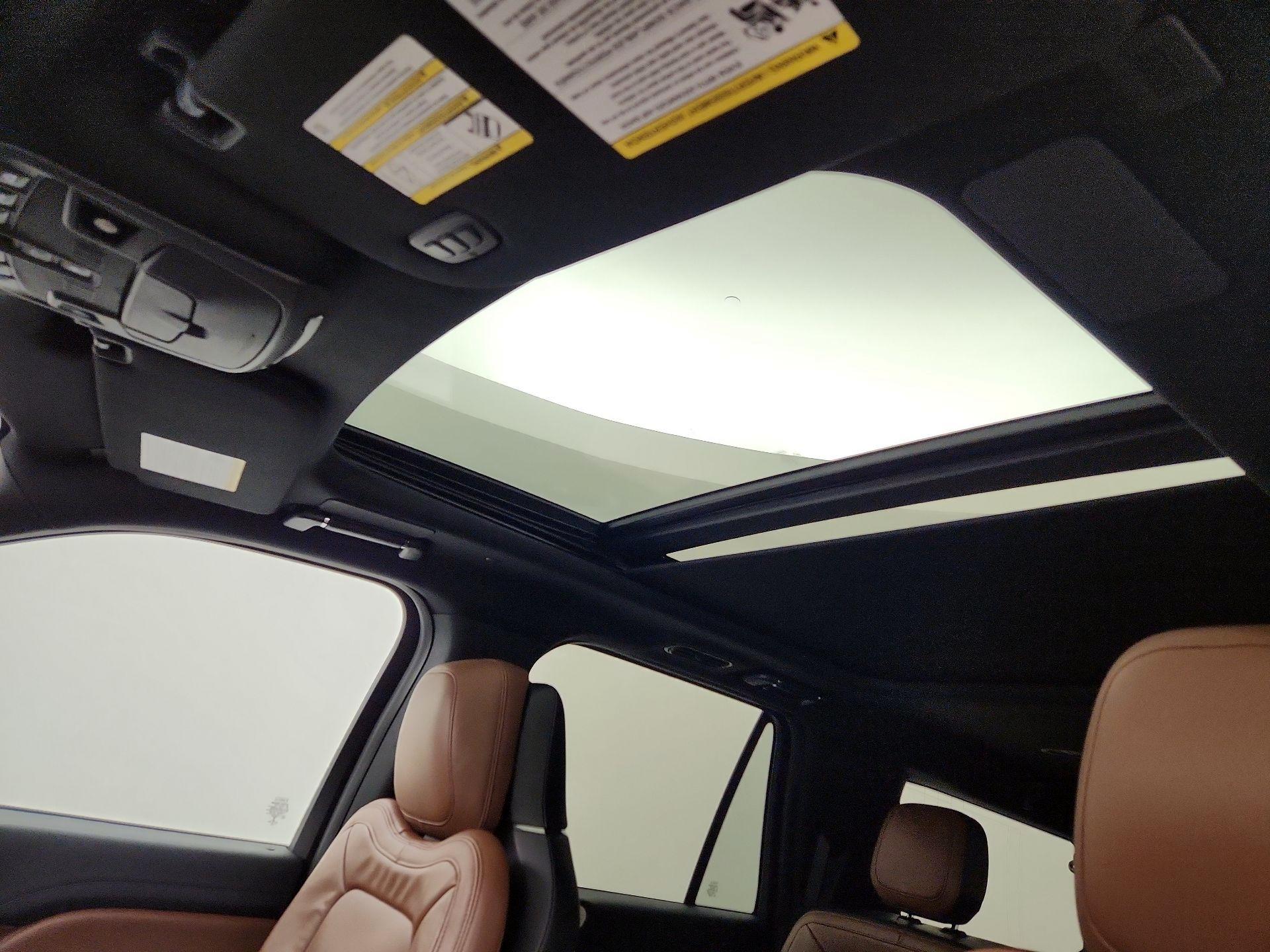 Thumbnail: 2022 Lincoln Navigator L - 20