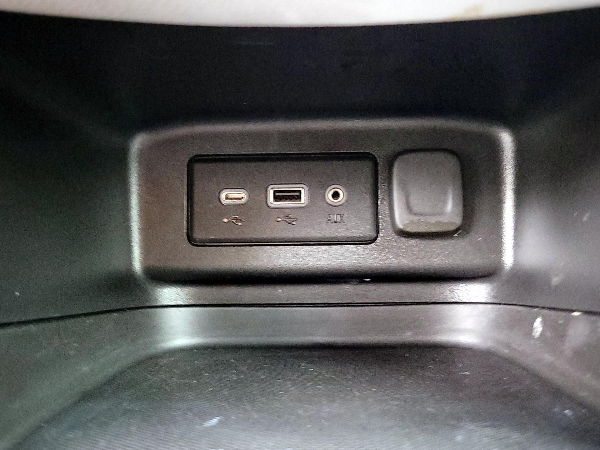 Thumbnail: 2023 Chevrolet Equinox - 18