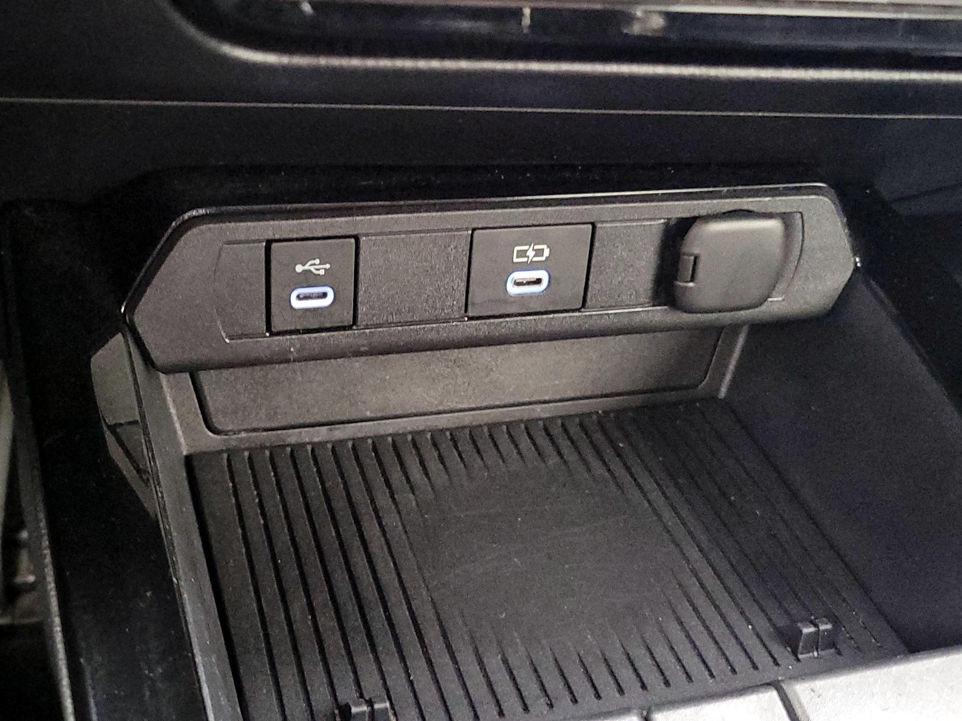 Thumbnail: 2024 Toyota Prius - 18