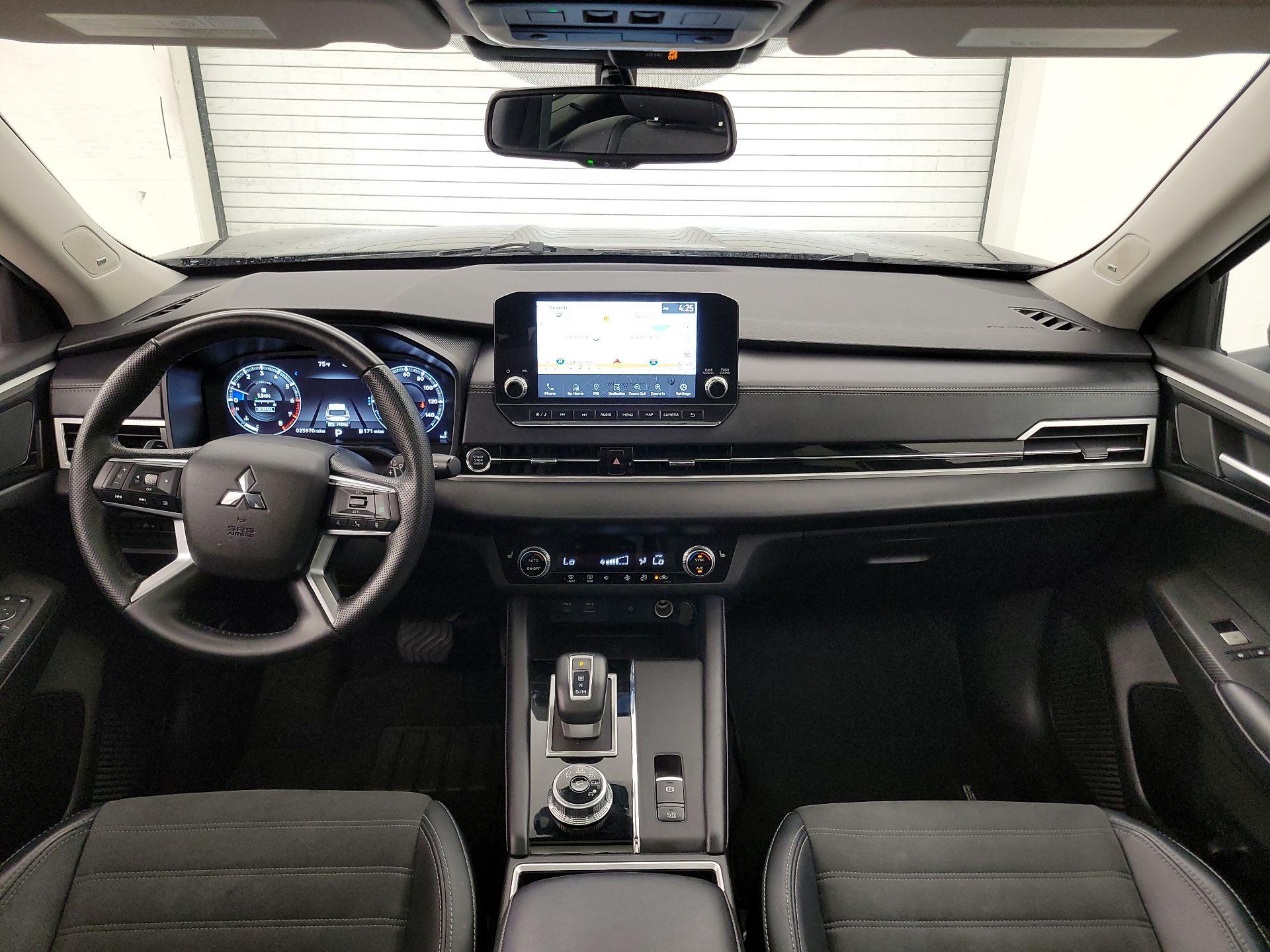 Thumbnail: 2024 Mitsubishi Outlander - 9