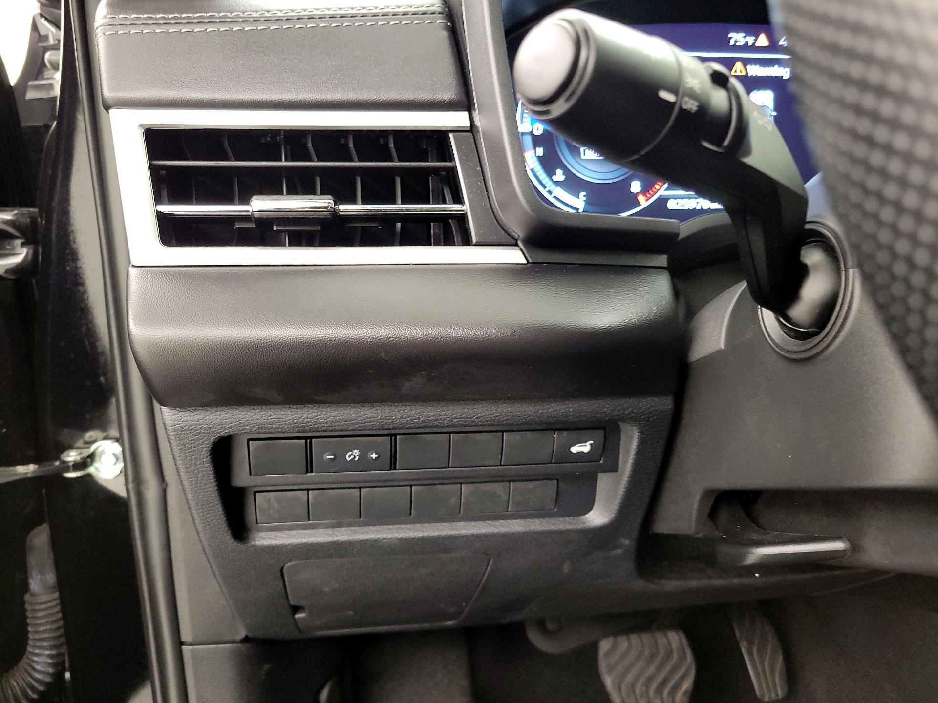 Thumbnail: 2024 Mitsubishi Outlander - 13