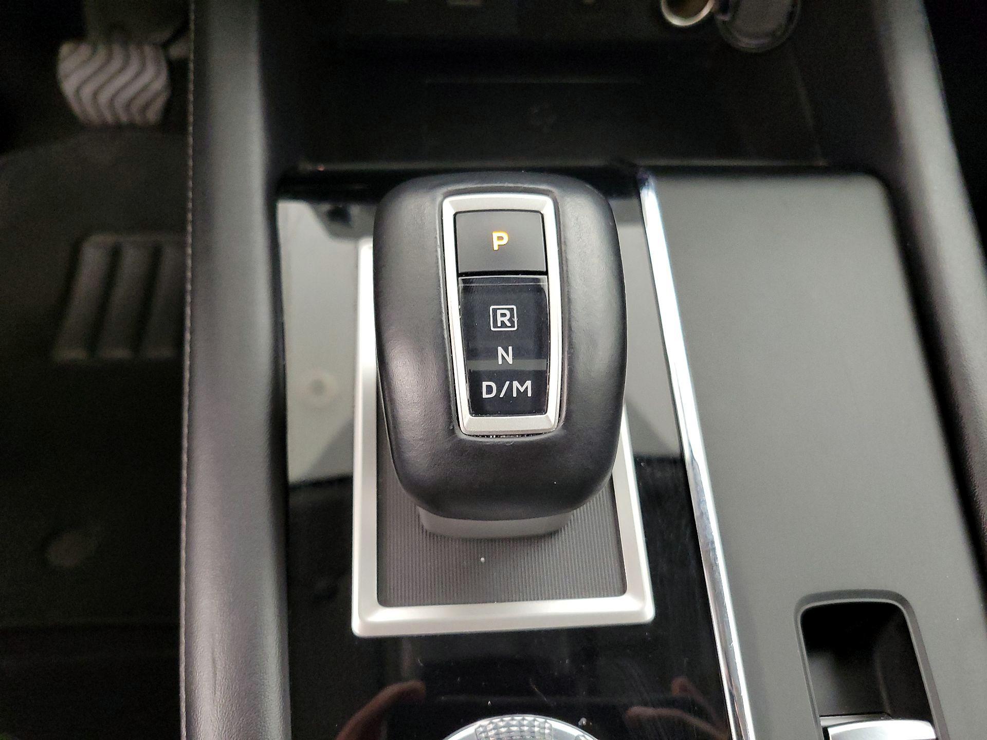 Thumbnail: 2024 Mitsubishi Outlander - 18