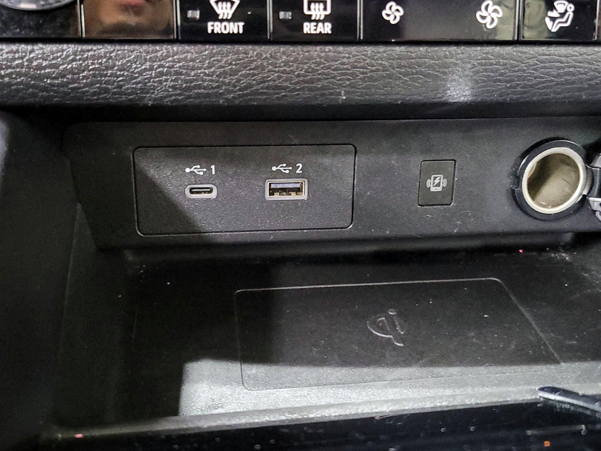 Thumbnail: 2024 Mitsubishi Outlander - 19