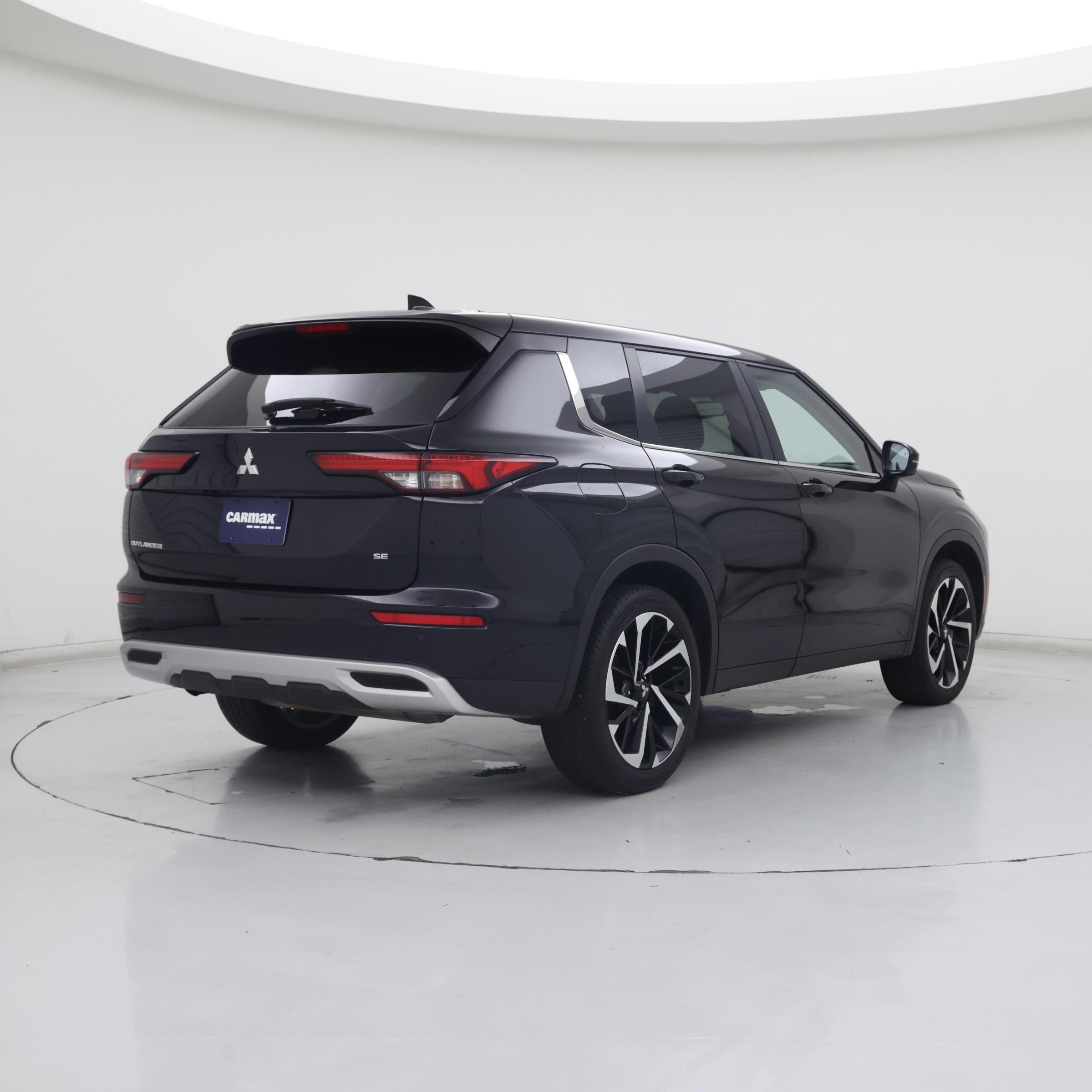 Thumbnail: 2024 Mitsubishi Outlander - 8