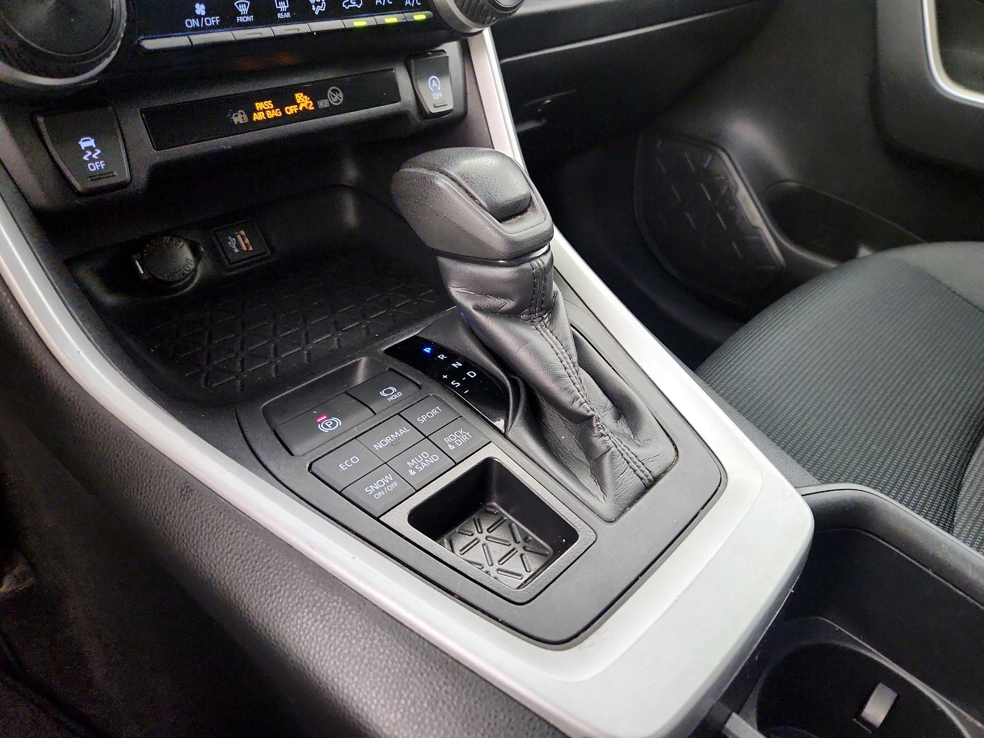 Thumbnail: 2024 Toyota RAV4 - 17