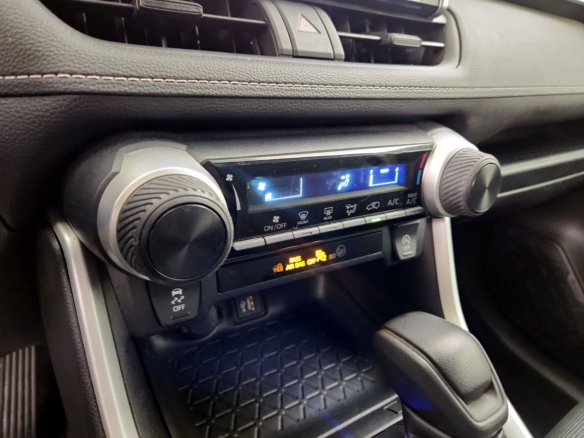 Thumbnail: 2024 Toyota RAV4 - 16