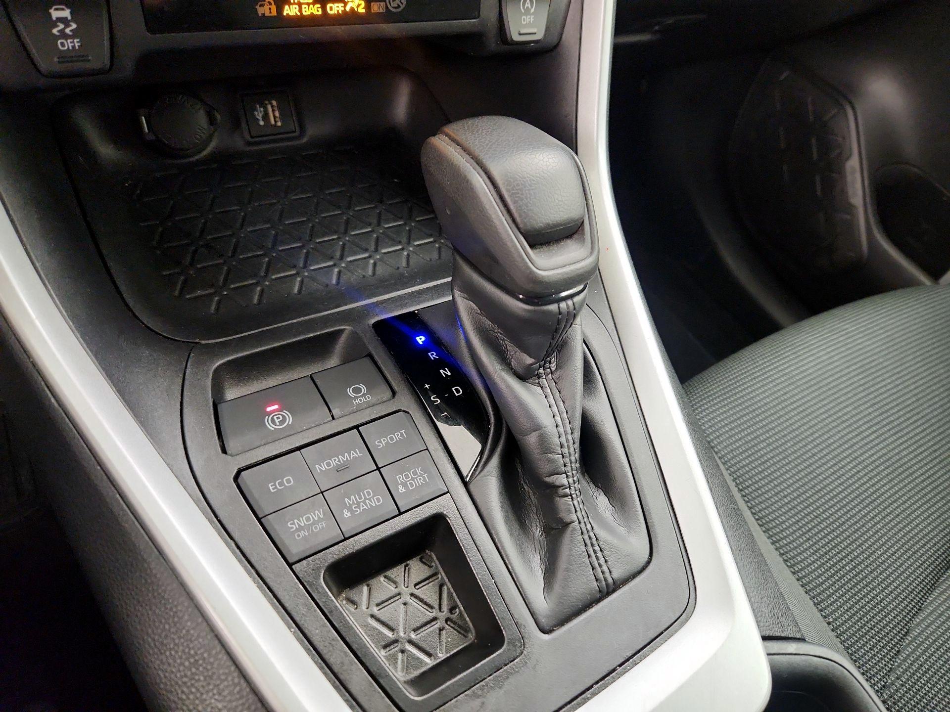 Thumbnail: 2024 Toyota RAV4 - 17