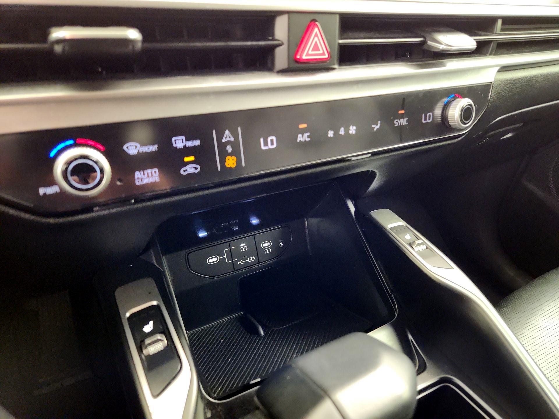 Thumbnail: 2024 Kia Sorento - 17