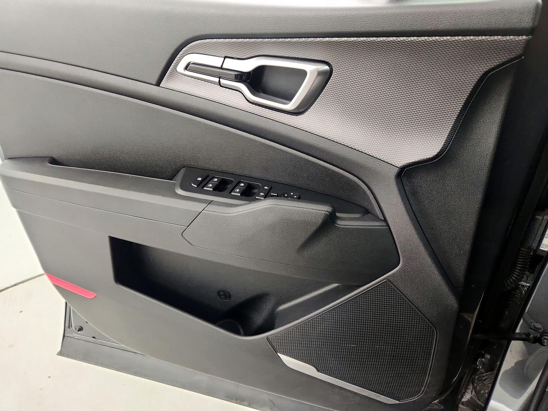 Thumbnail: 2024 Kia Sportage - 12