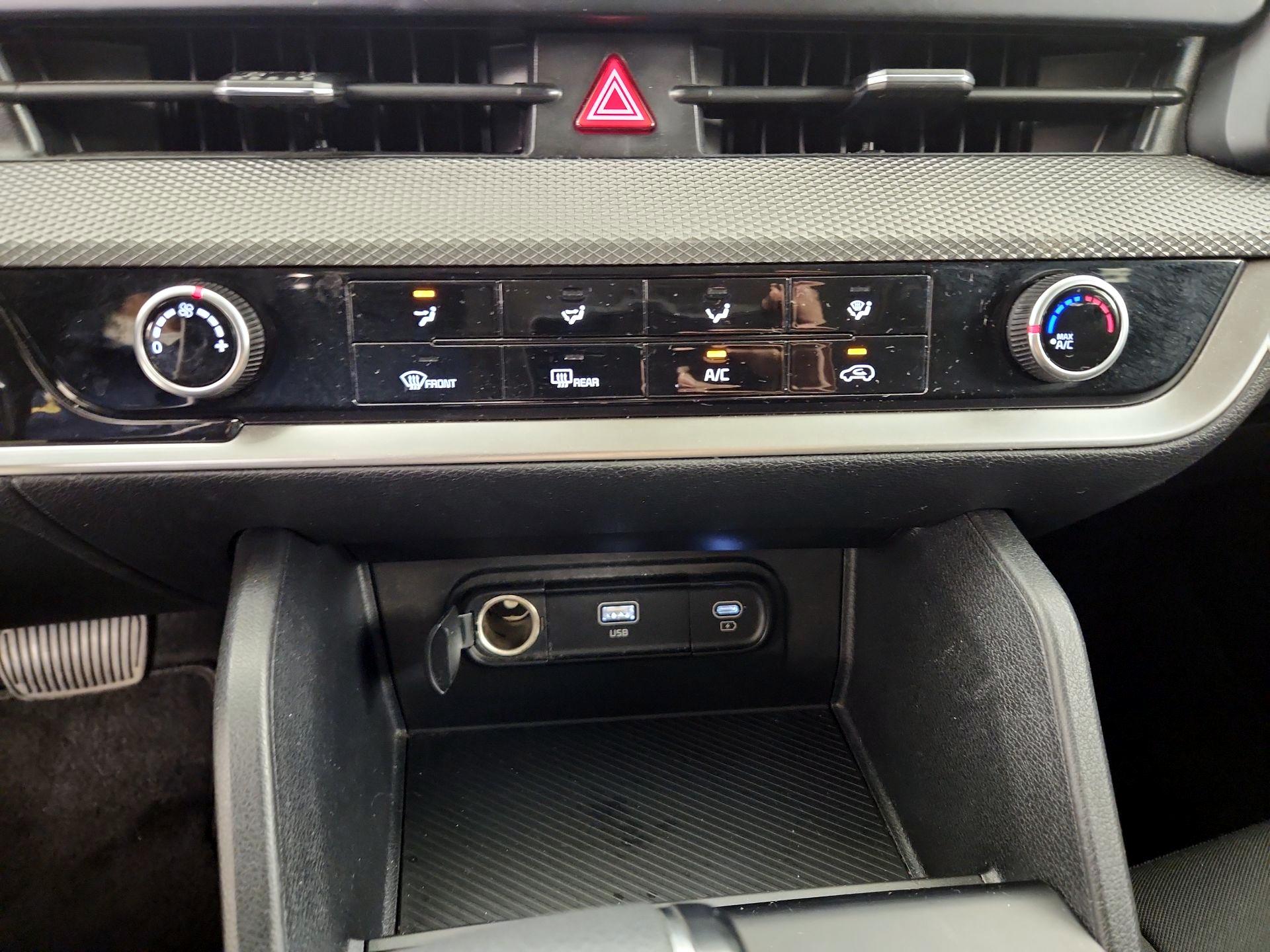 Thumbnail: 2024 Kia Sportage - 16