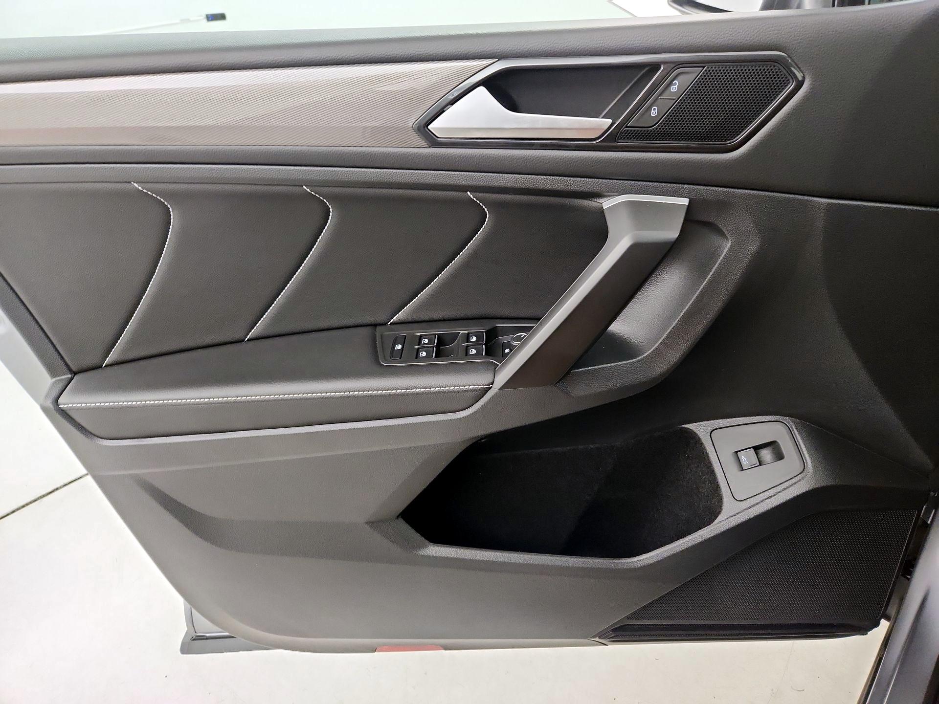 Thumbnail: 2024 Volkswagen Tiguan - 12