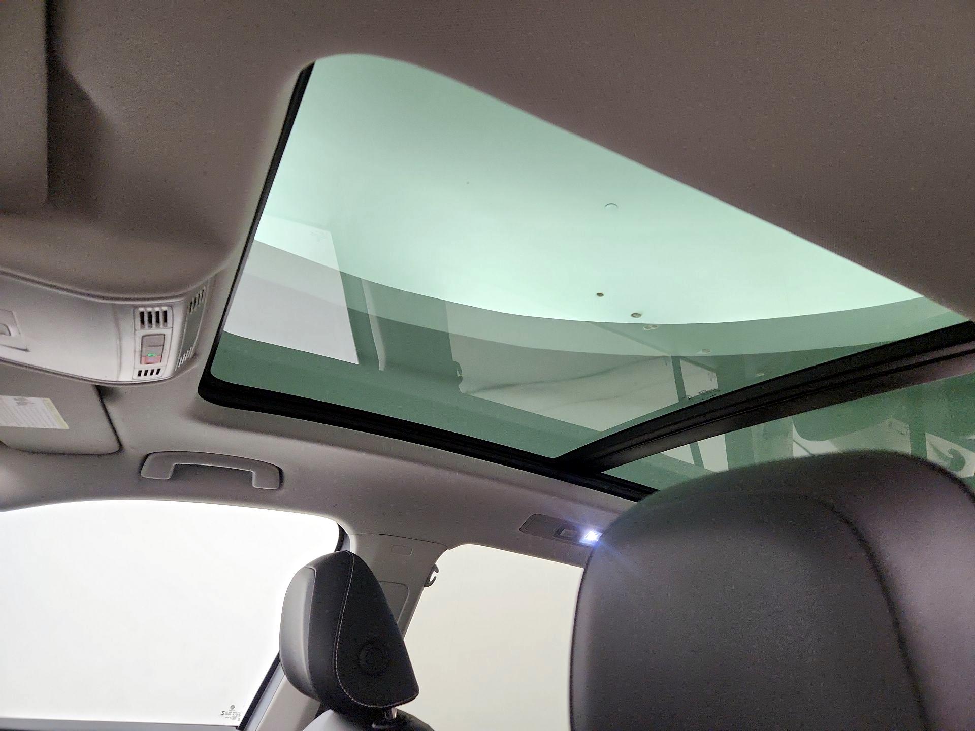 Thumbnail: 2024 Volkswagen Tiguan - 19