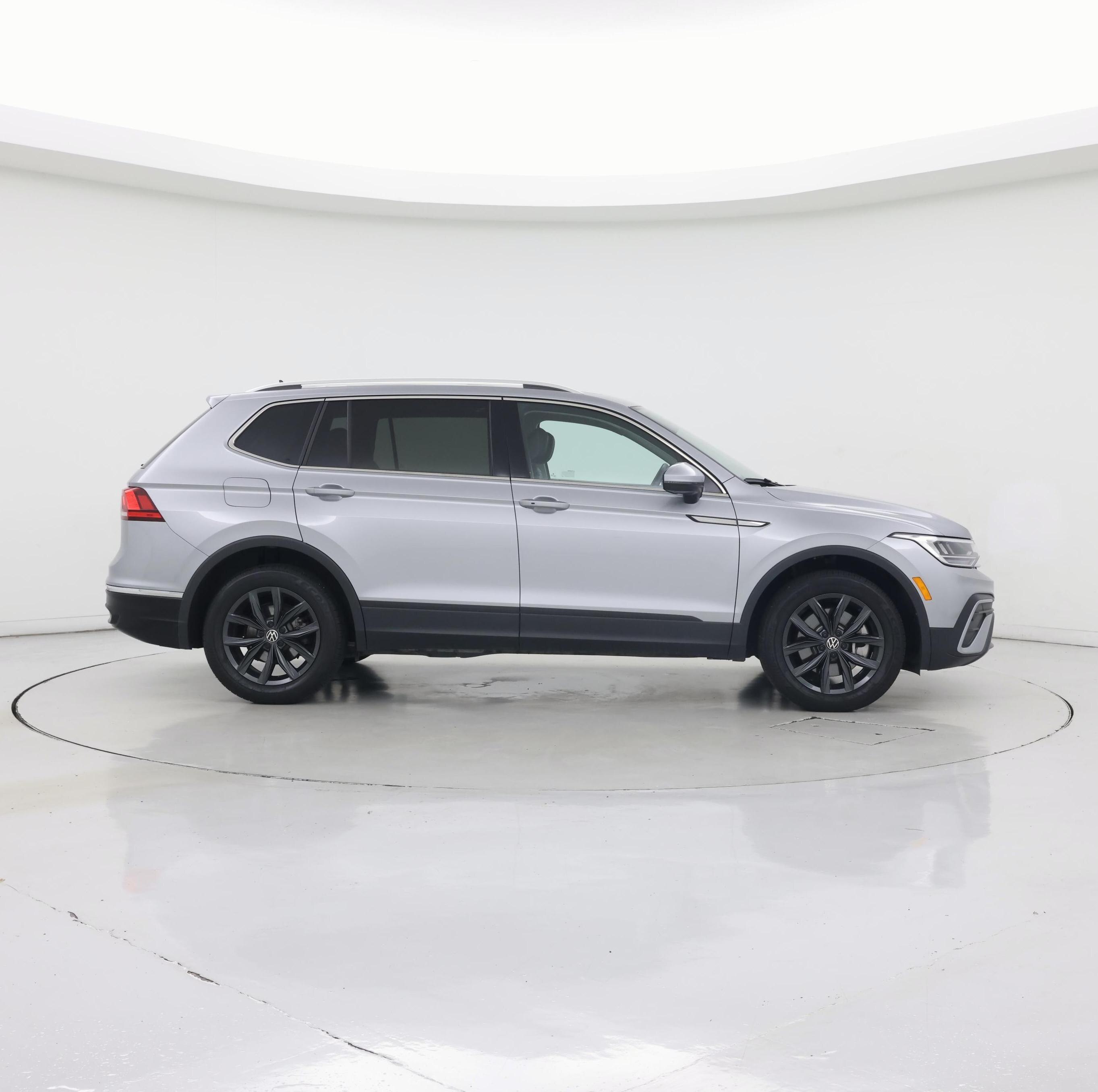 Thumbnail: 2024 Volkswagen Tiguan - 7