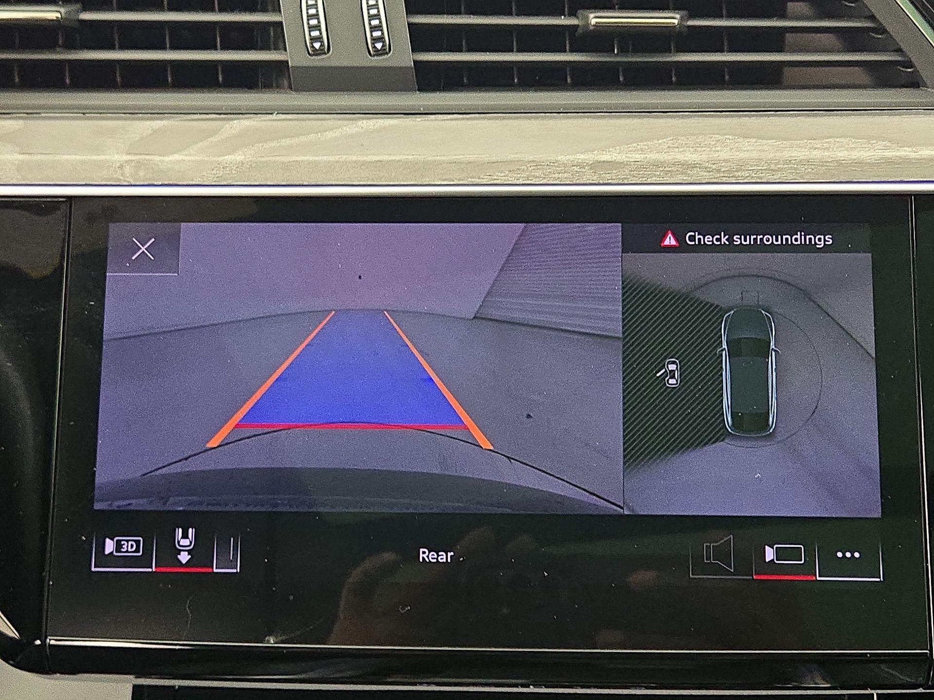 Thumbnail: 2023 Audi e-tron S - 14