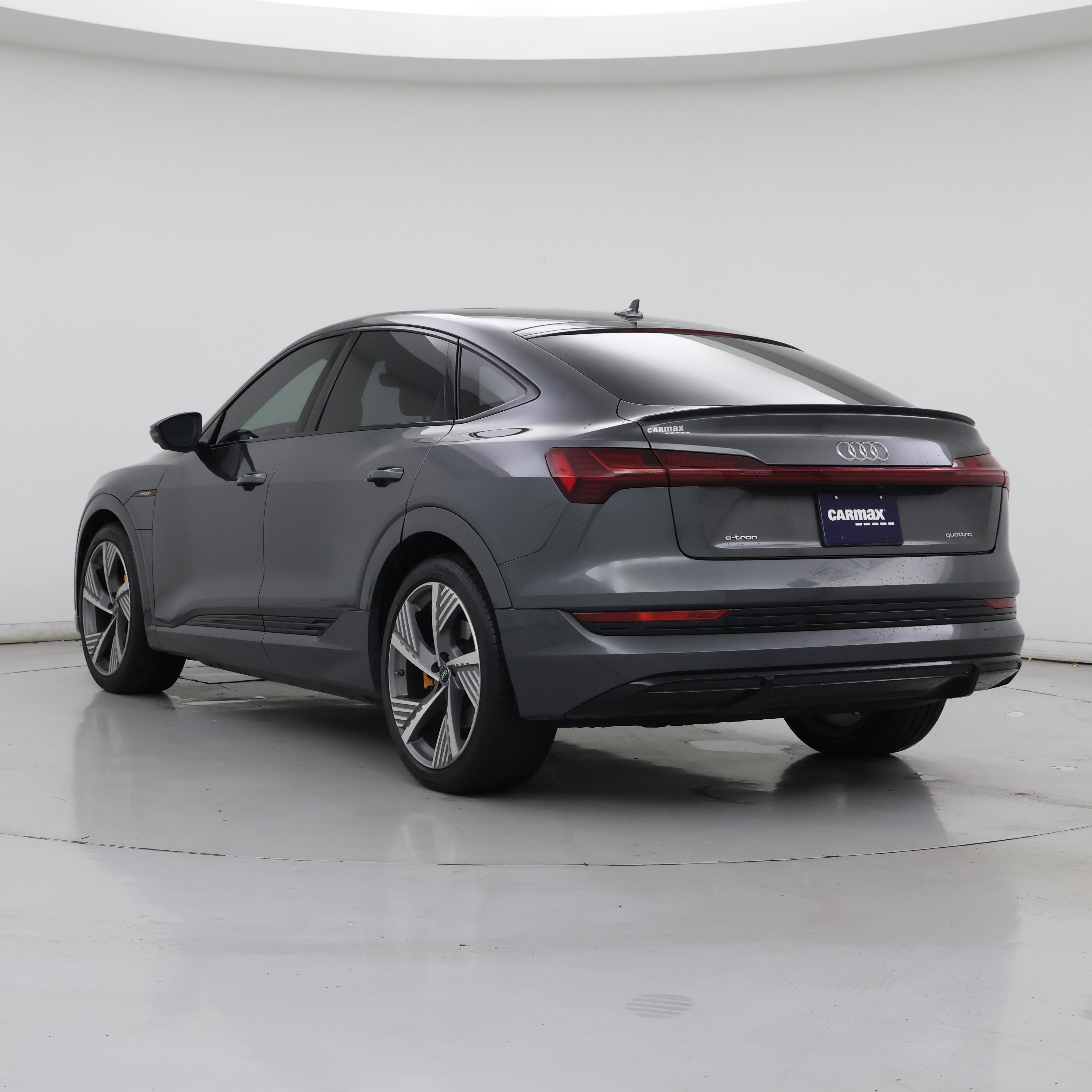 Thumbnail: 2023 Audi e-tron S - 2