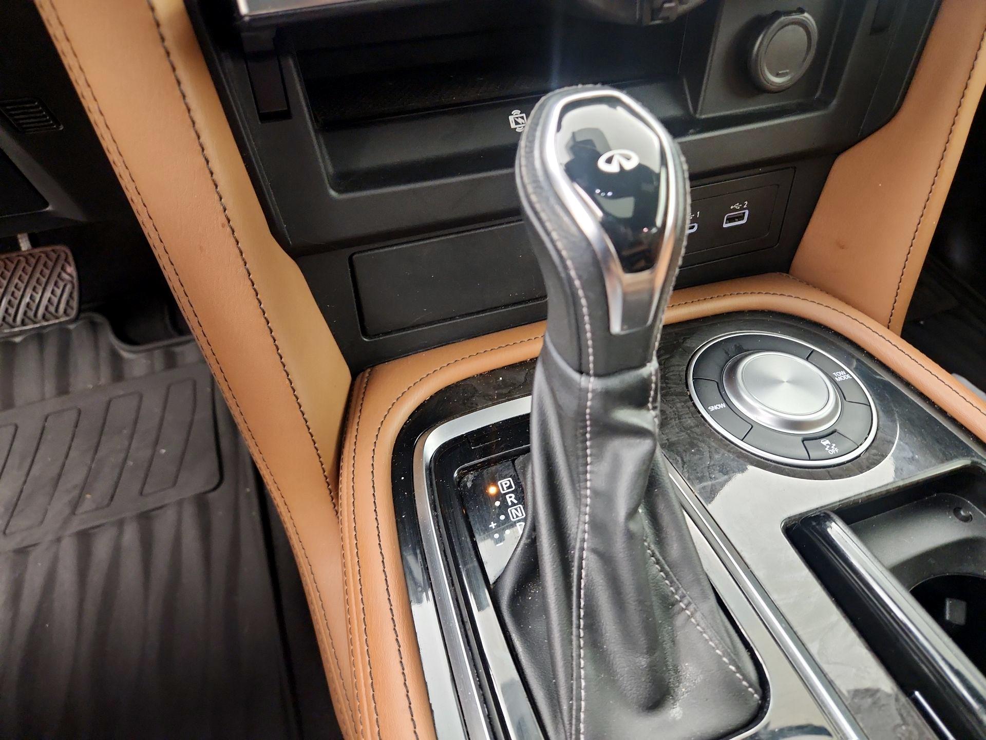 Thumbnail: 2022 INFINITI QX80 - 18