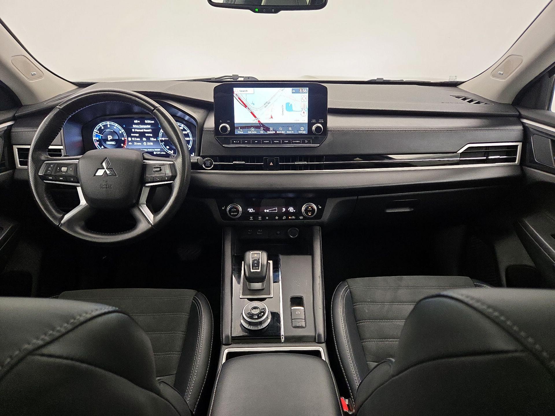 Thumbnail: 2024 Mitsubishi Outlander - 9