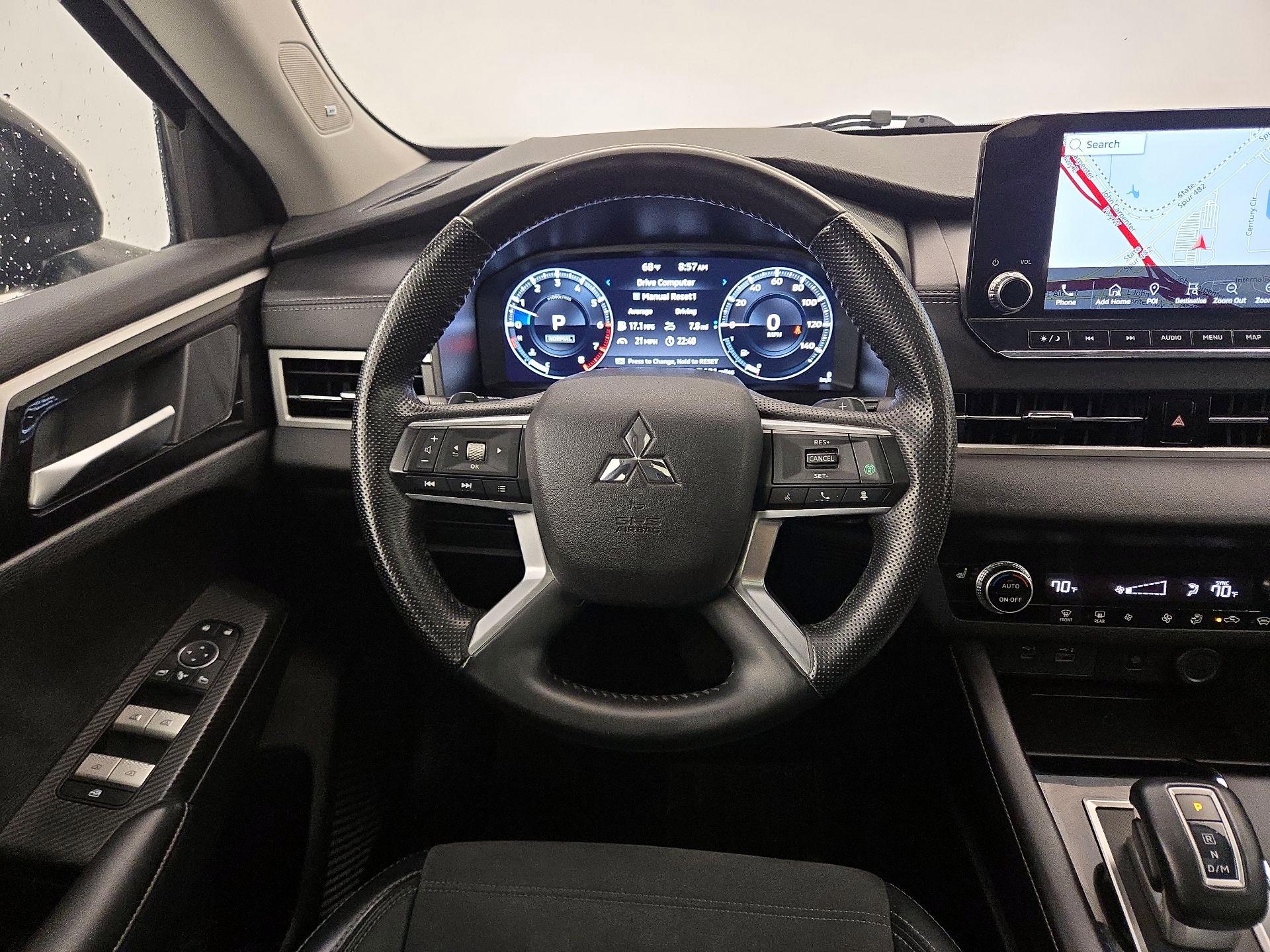 Thumbnail: 2024 Mitsubishi Outlander - 10