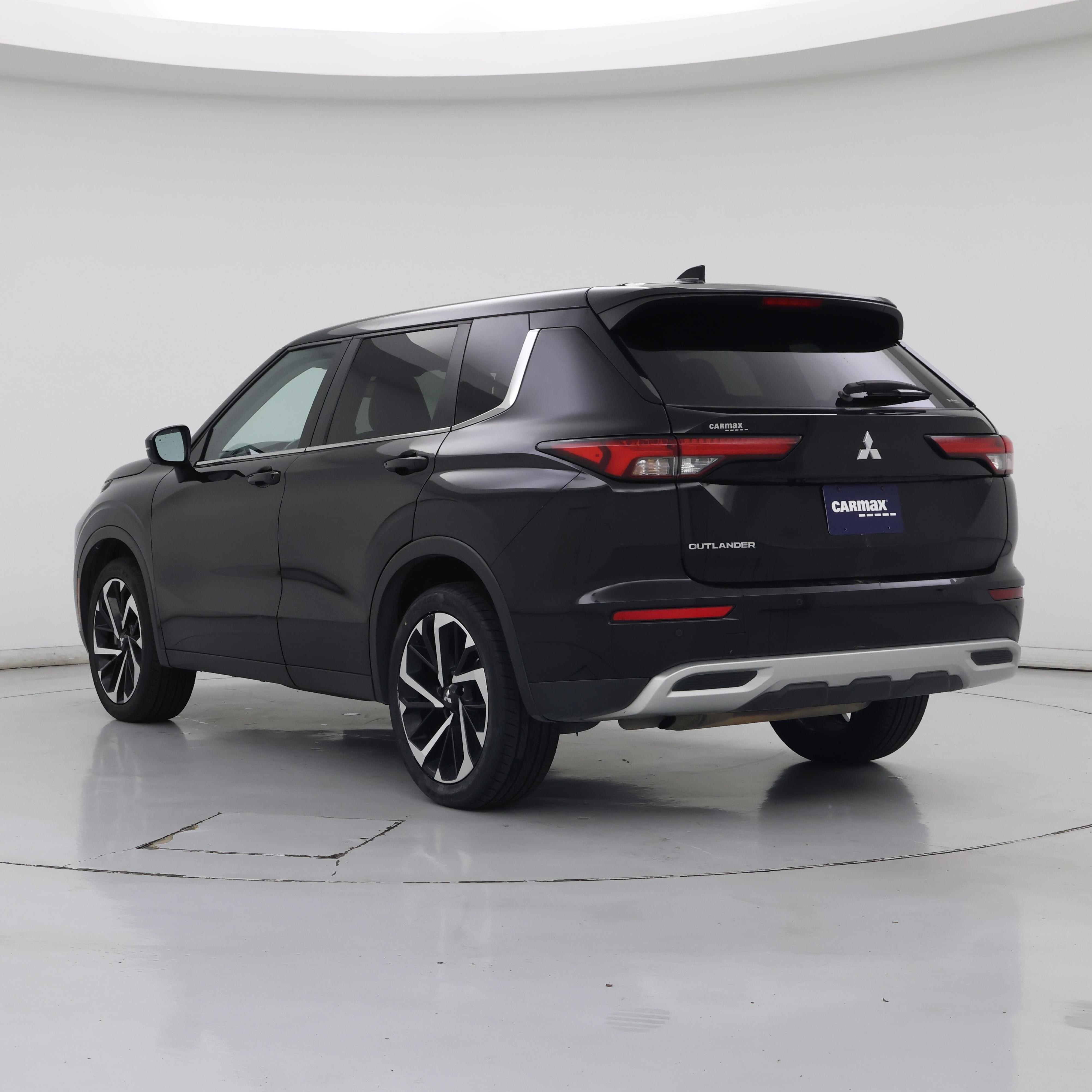 Thumbnail: 2024 Mitsubishi Outlander - 2