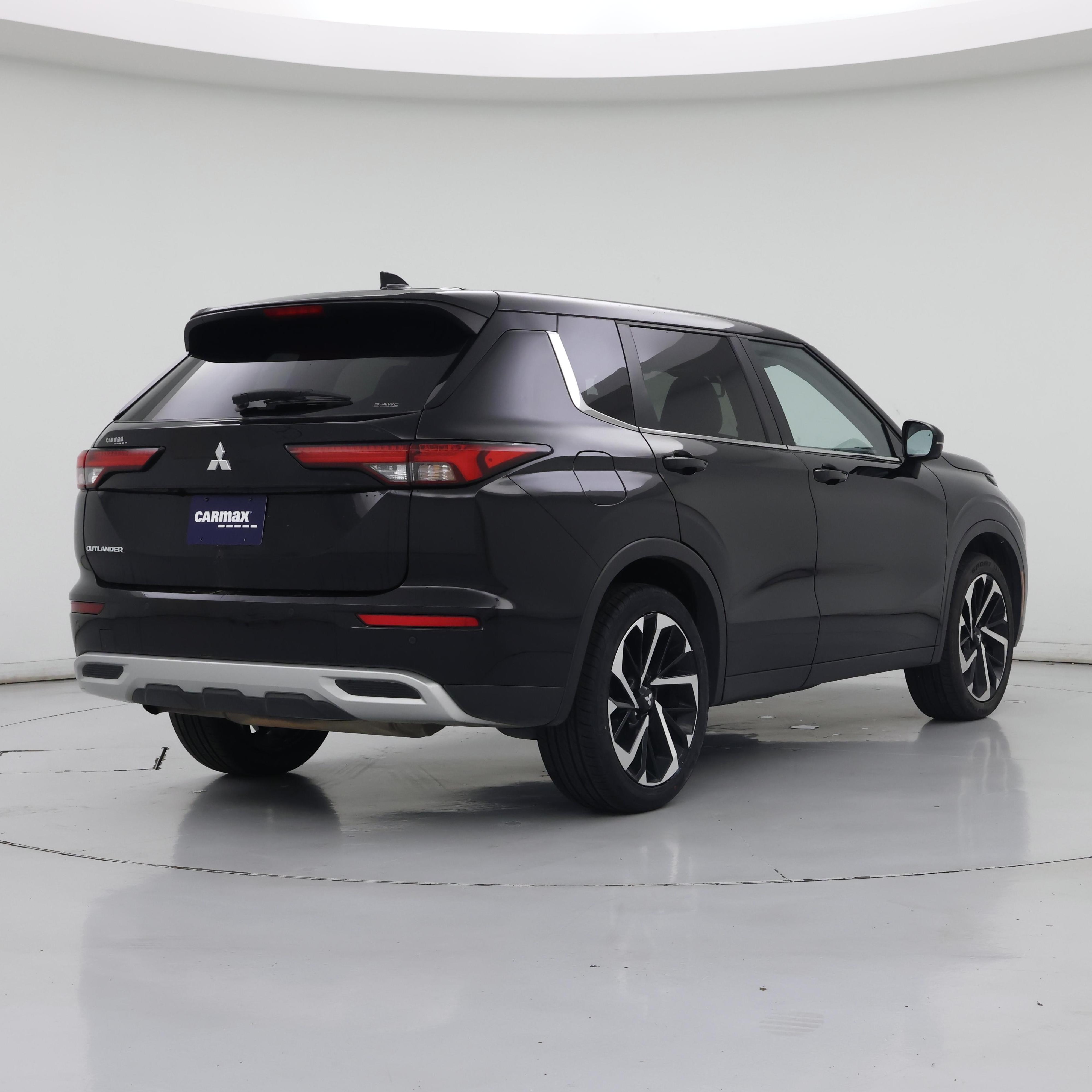 Thumbnail: 2024 Mitsubishi Outlander - 8