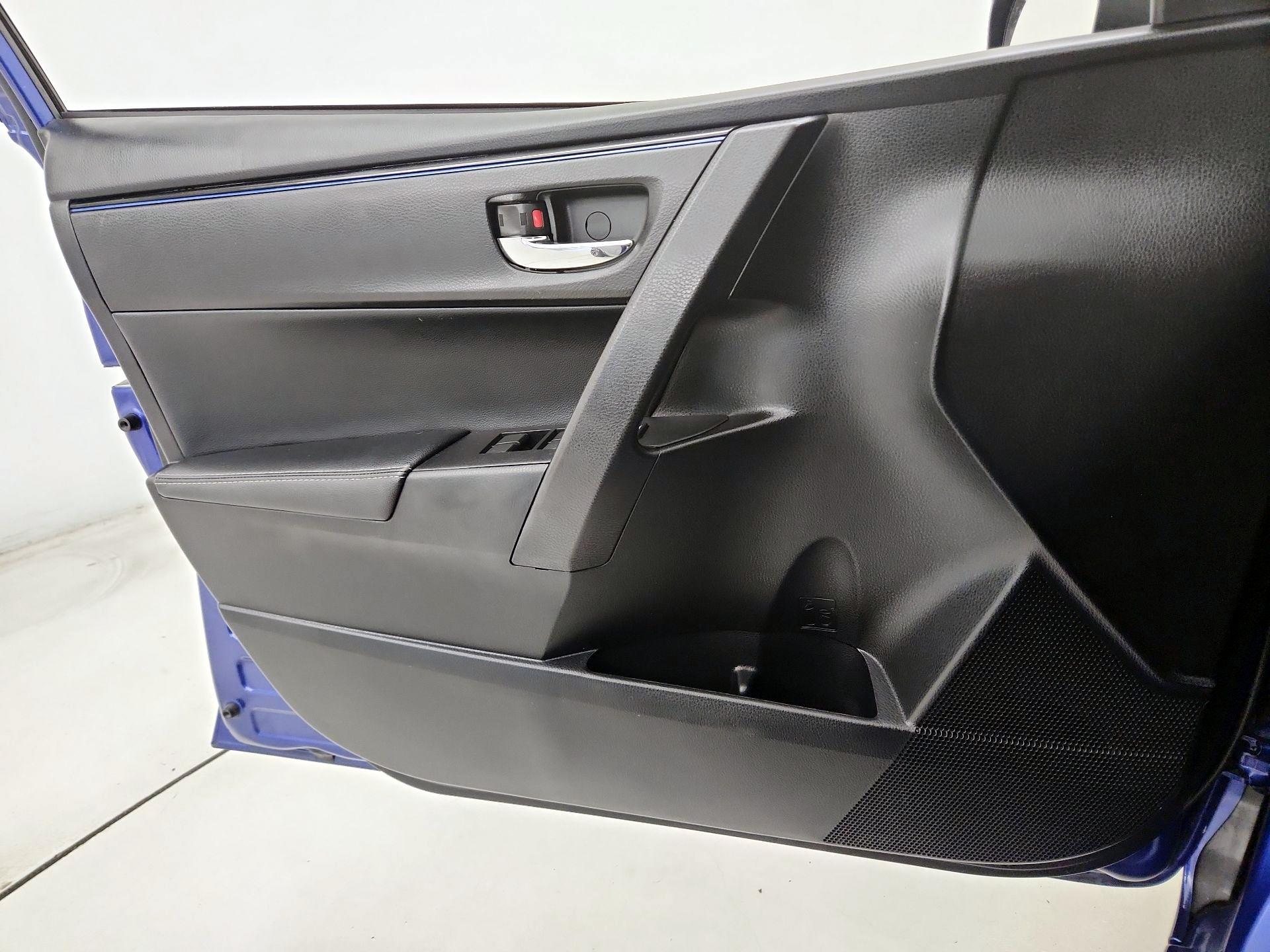 Thumbnail: 2017 Toyota Corolla - 12