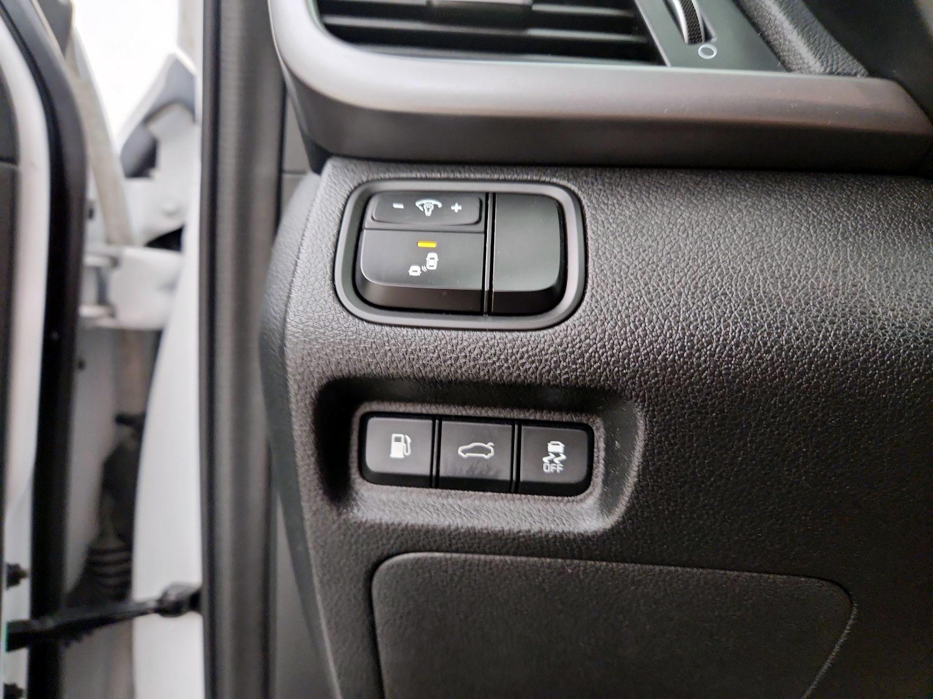 Thumbnail: 2018 Kia Optima - 13