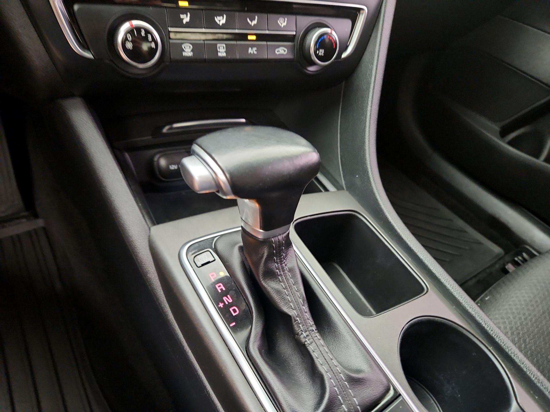 Thumbnail: 2018 Kia Optima - 17