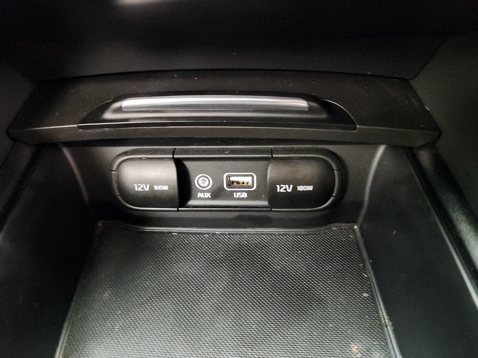 Thumbnail: 2018 Kia Optima - 18