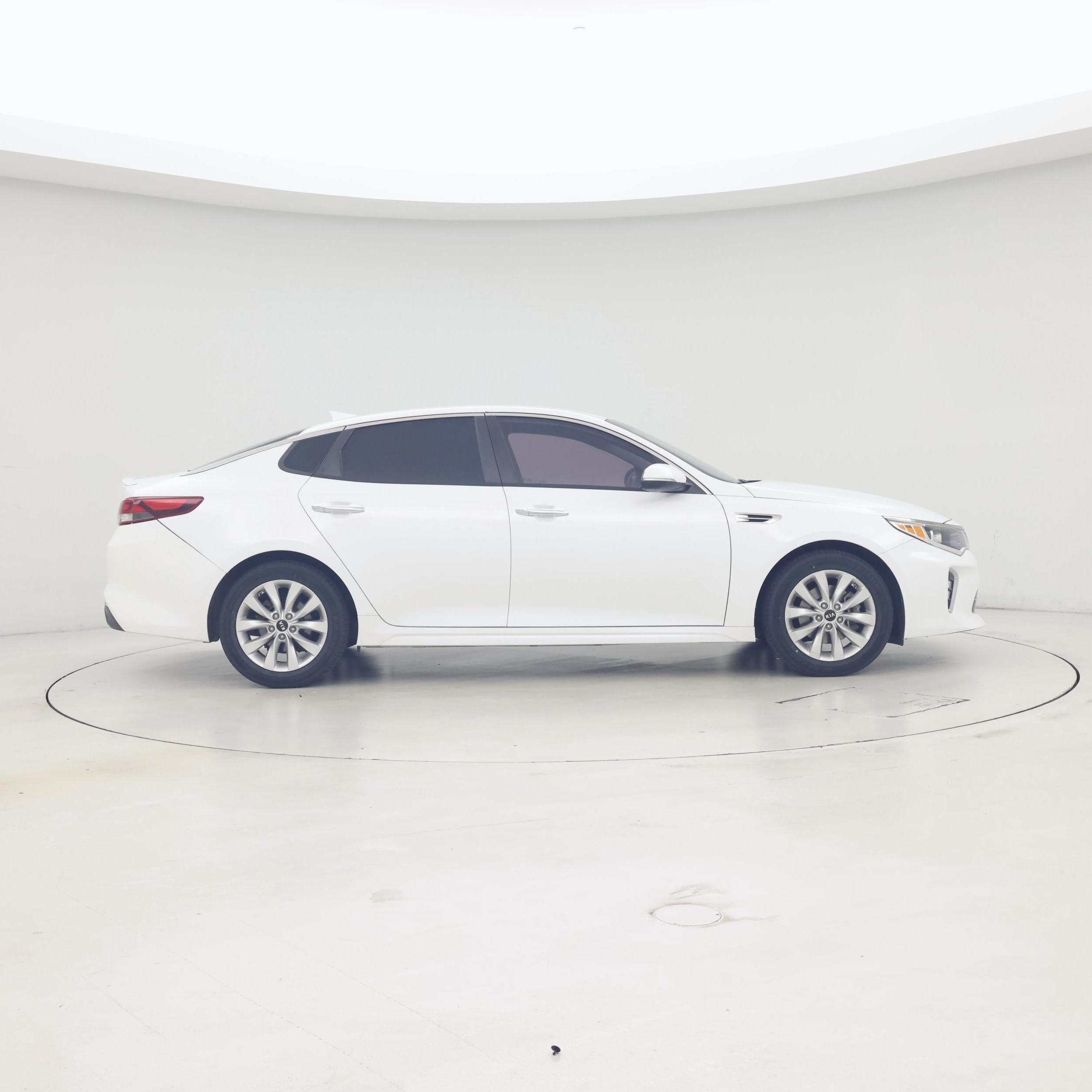 Thumbnail: 2018 Kia Optima - 7