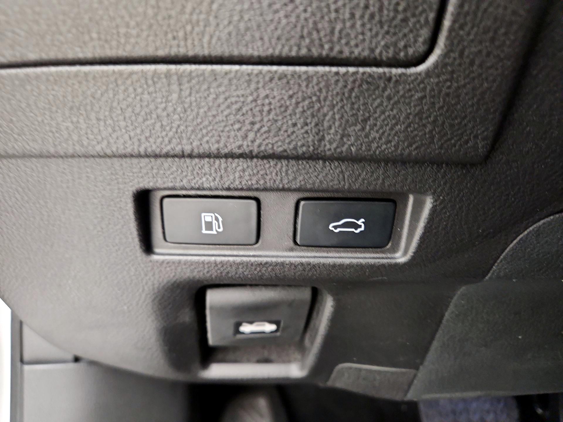 Thumbnail: 2024 Lexus ES - 13