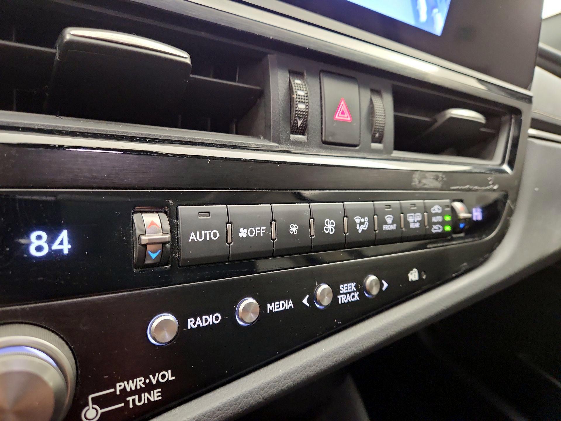 Thumbnail: 2024 Lexus ES - 17