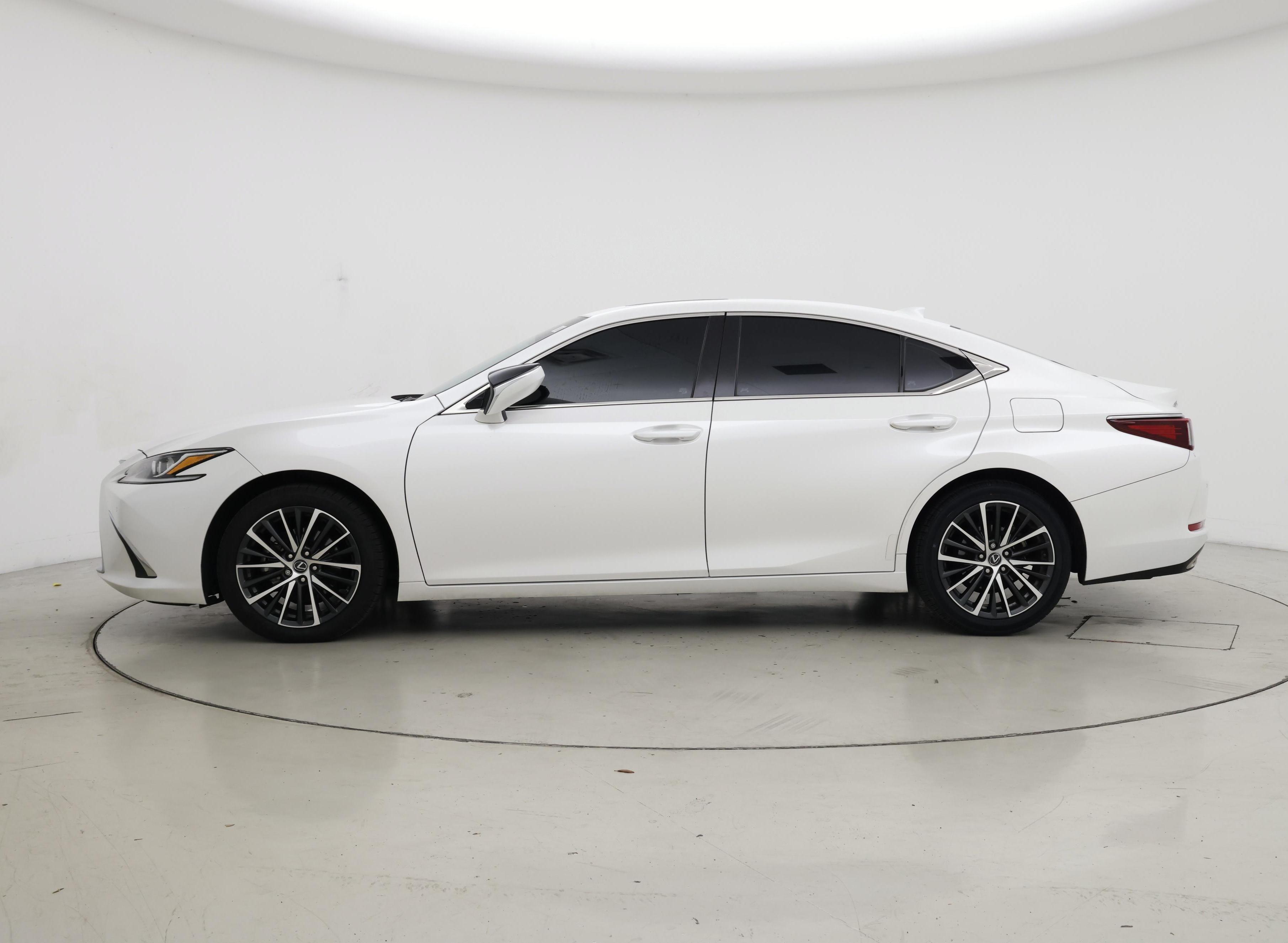 Thumbnail: 2024 Lexus ES - 3