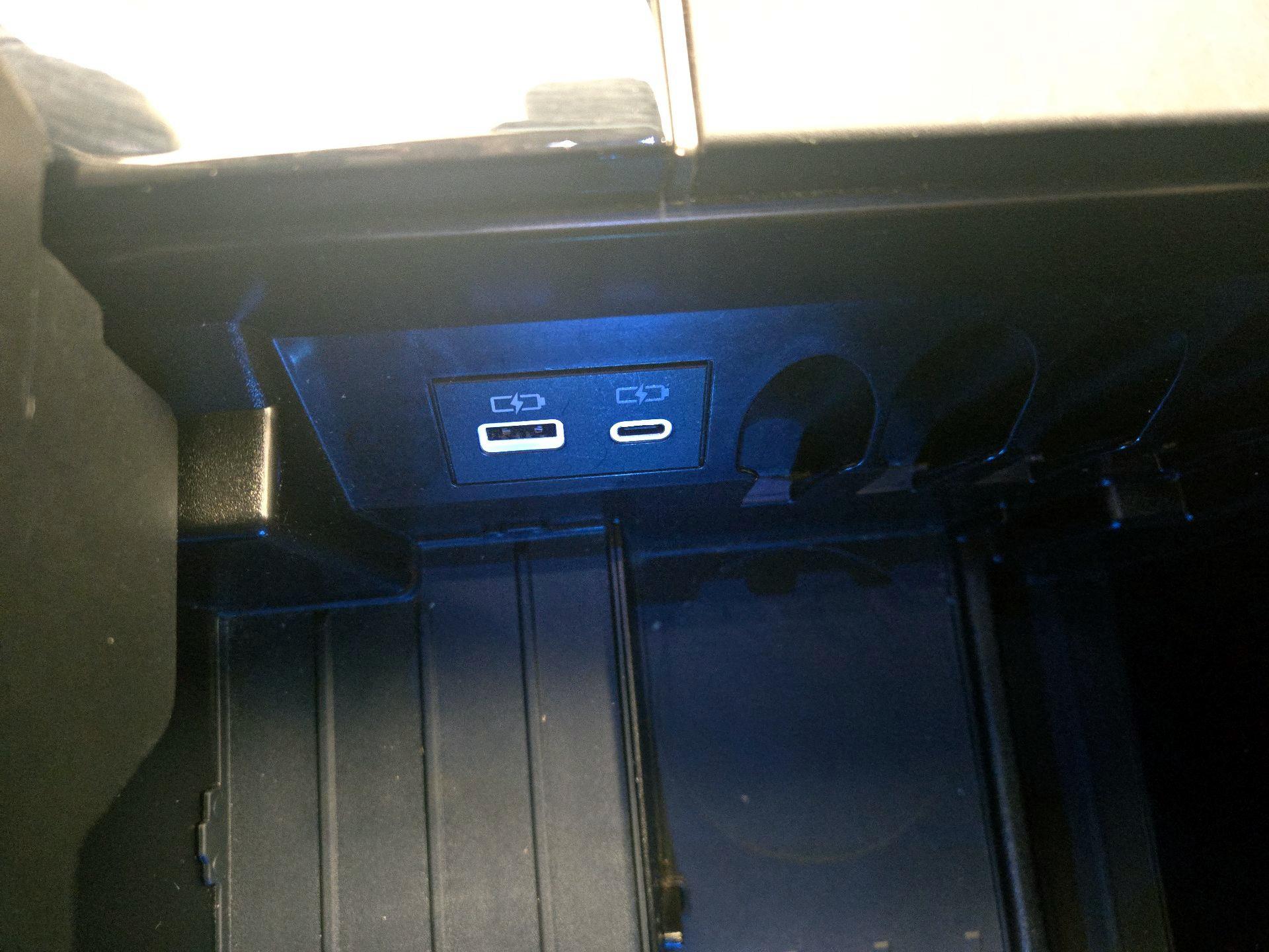 Thumbnail: 2022 Toyota Tundra - 18