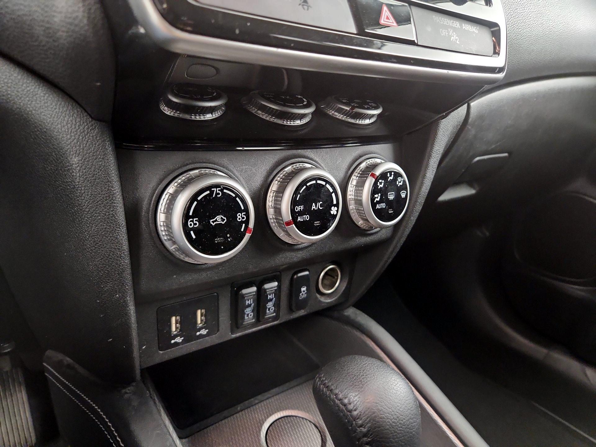 Thumbnail: 2020 Mitsubishi Outlander Sport - 14