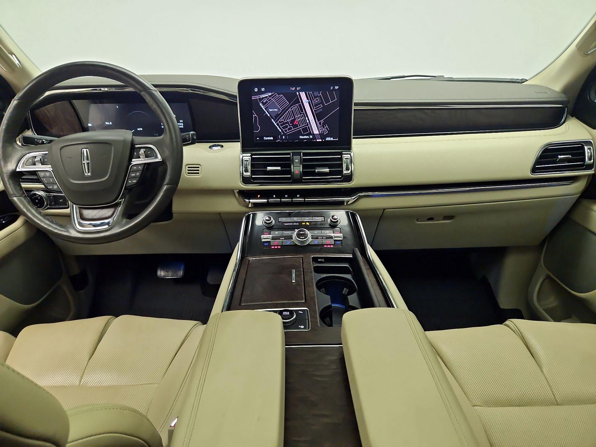 Thumbnail: 2021 Lincoln Navigator L - 9