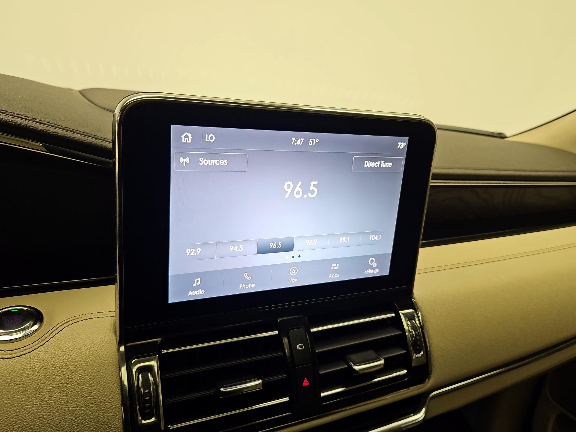 Thumbnail: 2021 Lincoln Navigator L - 16