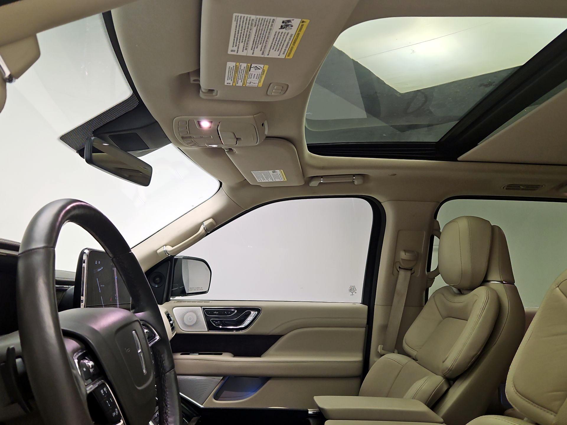 Thumbnail: 2021 Lincoln Navigator L - 20