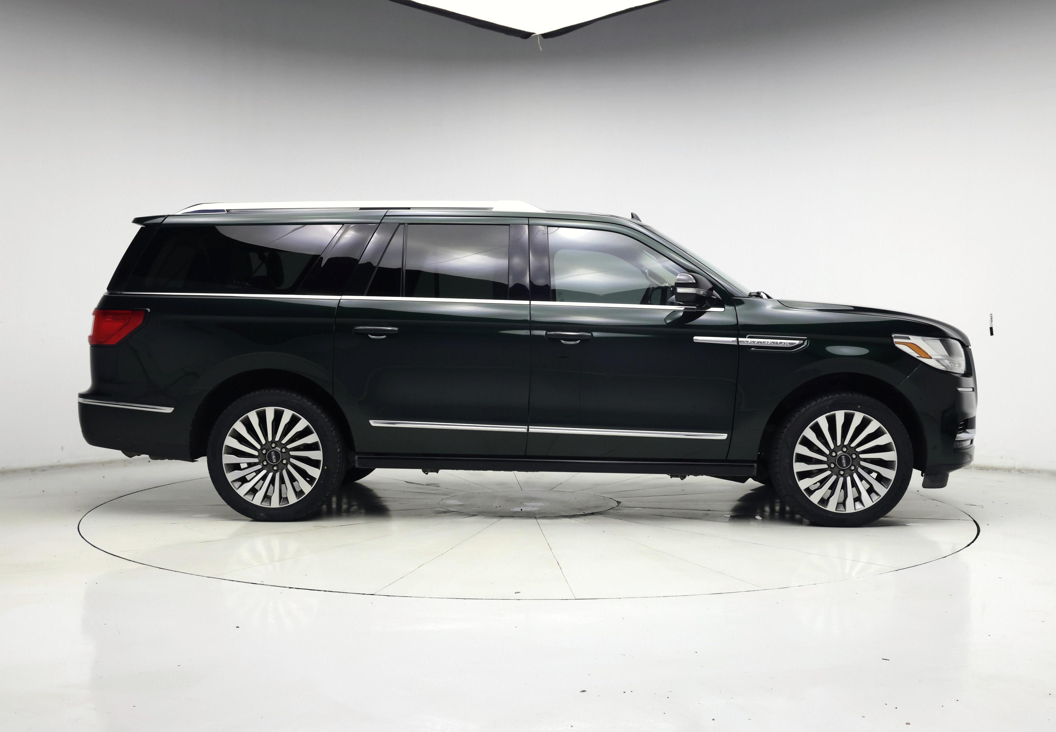 Thumbnail: 2021 Lincoln Navigator L - 7