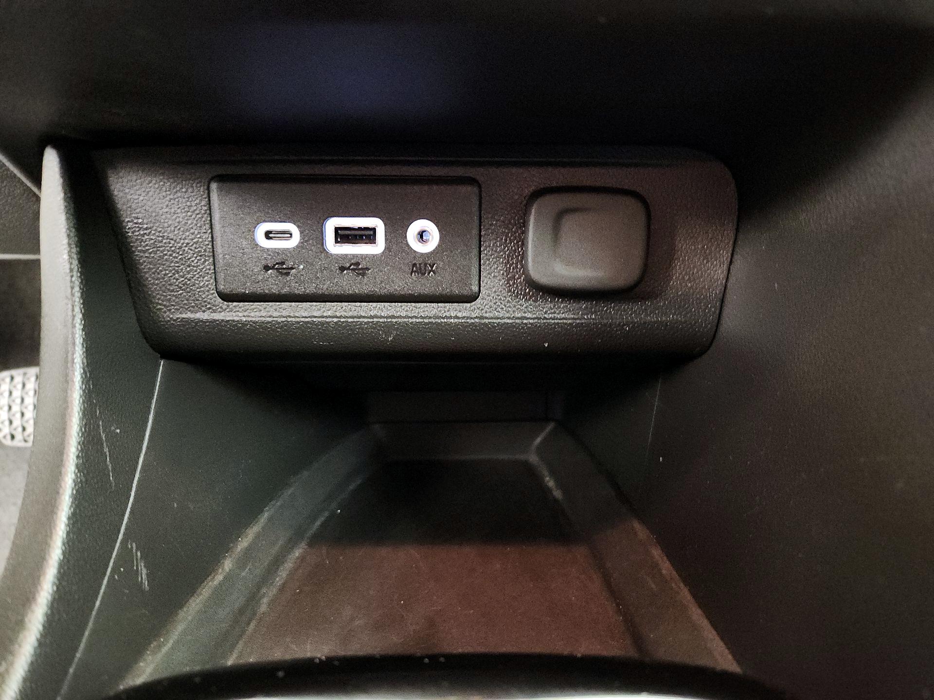 Thumbnail: 2022 Buick Encore GX - 18