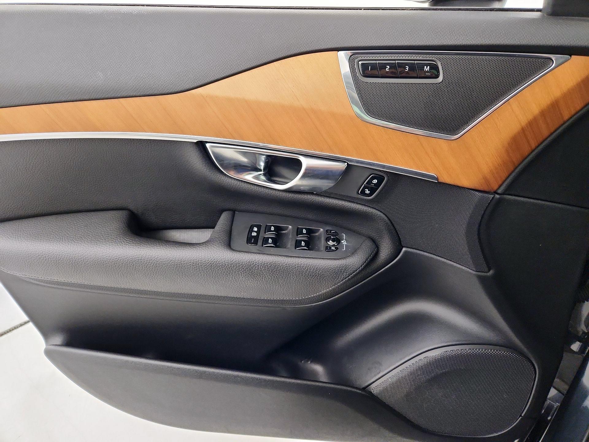 Thumbnail: 2021 Volvo XC90 - 12